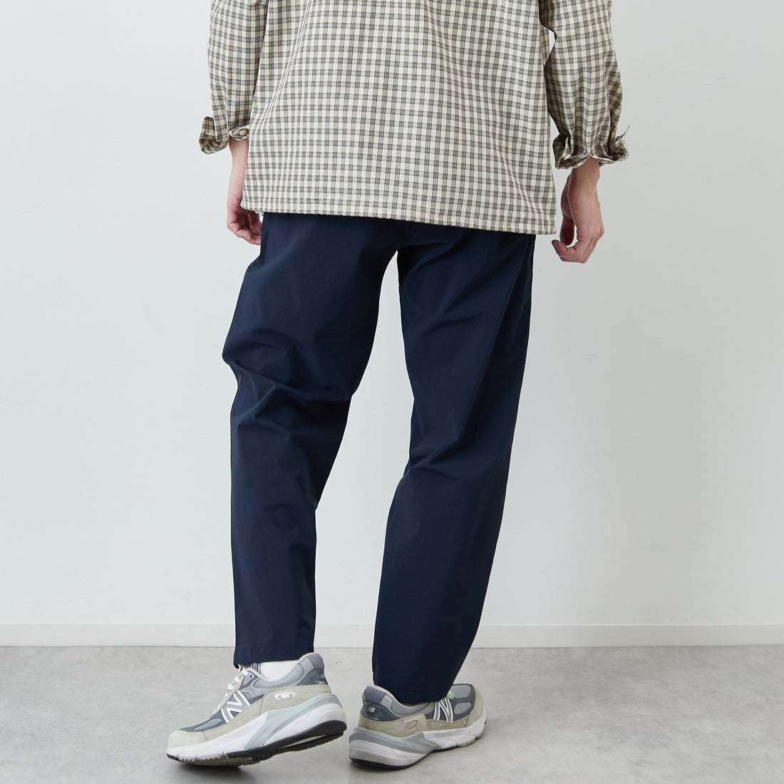 GRAMiCCi [グラミチ] 別注 4WAYストレッチ ナイロンエブリディパンツ [4WAY-EVERYDAY-JF] MIDNIGHT &&モデル身長：168cm 着用サイズ：M&&