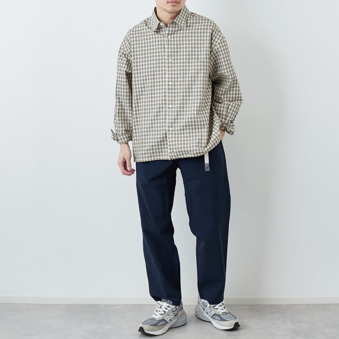GRAMiCCi [グラミチ] 別注 4WAYストレッチ ナイロンエブリディパンツ [4WAY-EVERYDAY-JF] MIDNIGHT &&モデル身長：168cm 着用サイズ：M&&
