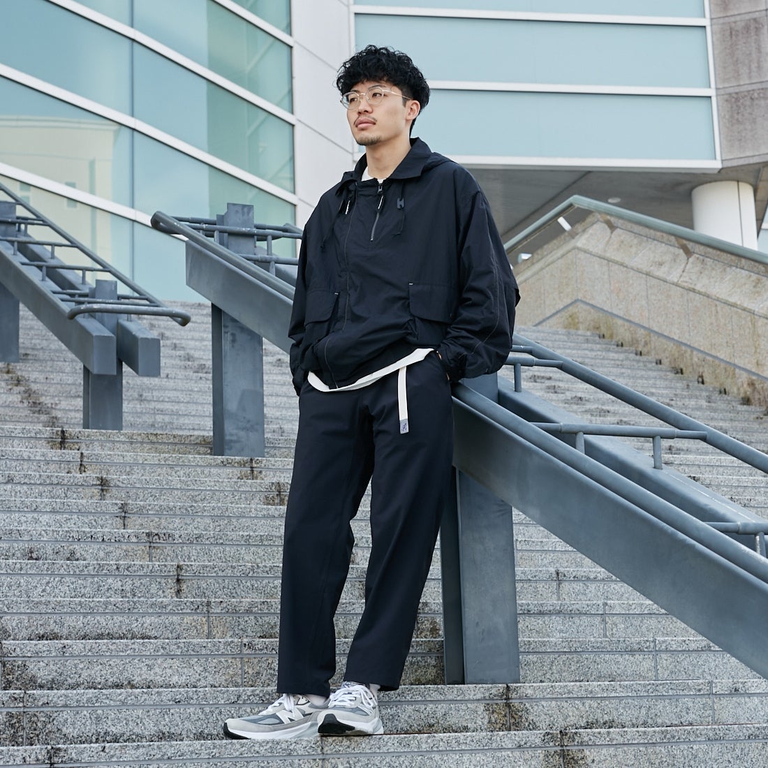 GRAMiCCi [グラミチ] 別注 4WAYストレッチ ナイロンエブリディパンツ [4WAY-EVERYDAY-JF] BLACK &&モデル身長：168cm 着用サイズ：M&&