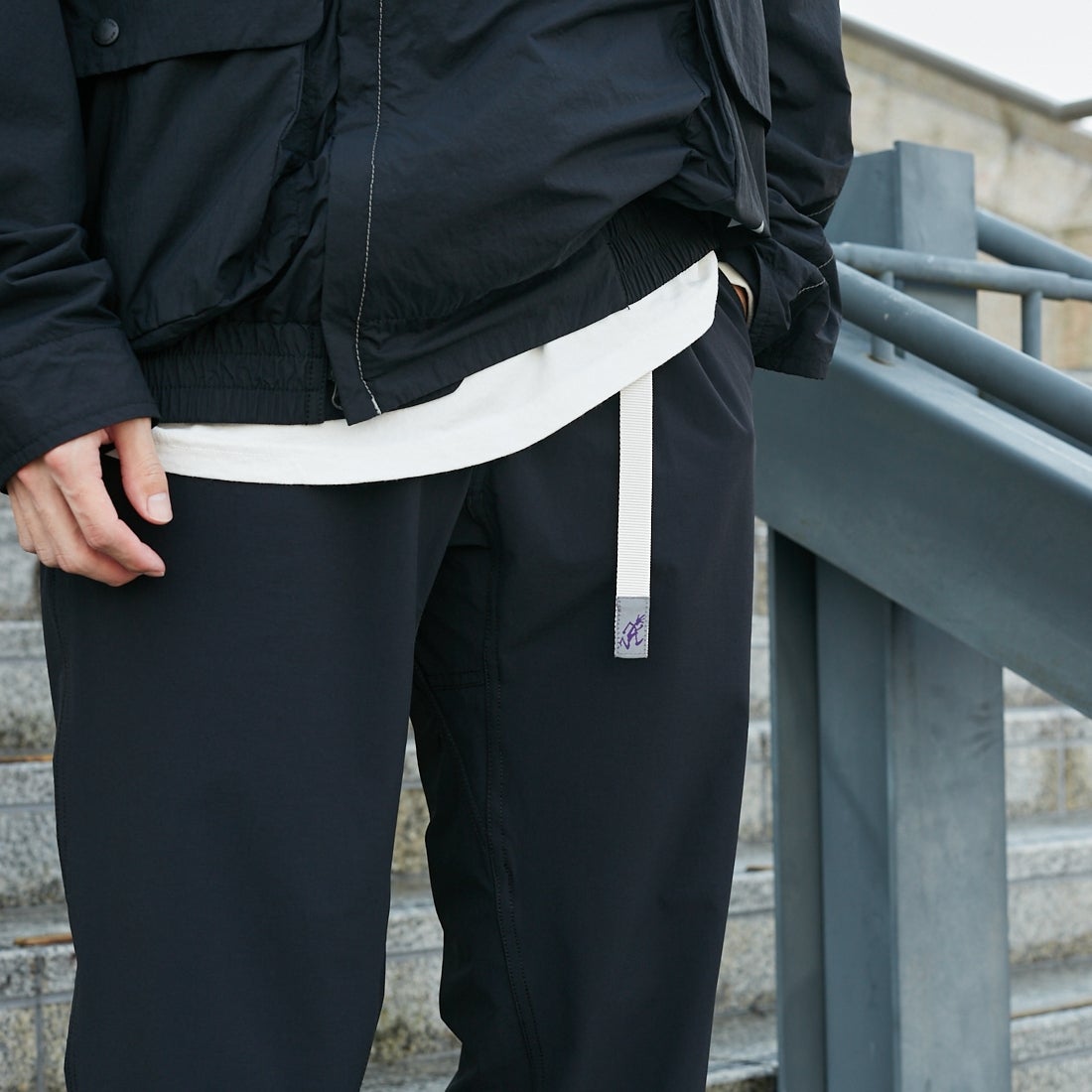 GRAMiCCi [グラミチ] 別注 4WAYストレッチ ナイロンエブリディパンツ [4WAY-EVERYDAY-JF] BLACK &&モデル身長：168cm 着用サイズ：M&&