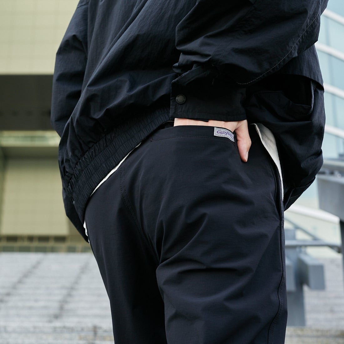 GRAMiCCi [グラミチ] 別注 4WAYストレッチ ナイロンエブリディパンツ [4WAY-EVERYDAY-JF] BLACK &&モデル身長：168cm 着用サイズ：M&&