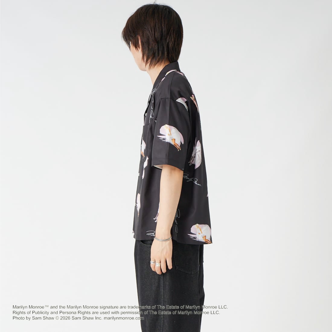 Jeans Factory Clothes [ジーンズファクトリークローズ] MARILYN MONROE / 100TH ANNIVERSARYハワイアンシャツ [JFC-262-041] BLACK &&モデル身長：177cm 着用サイズ：M&&