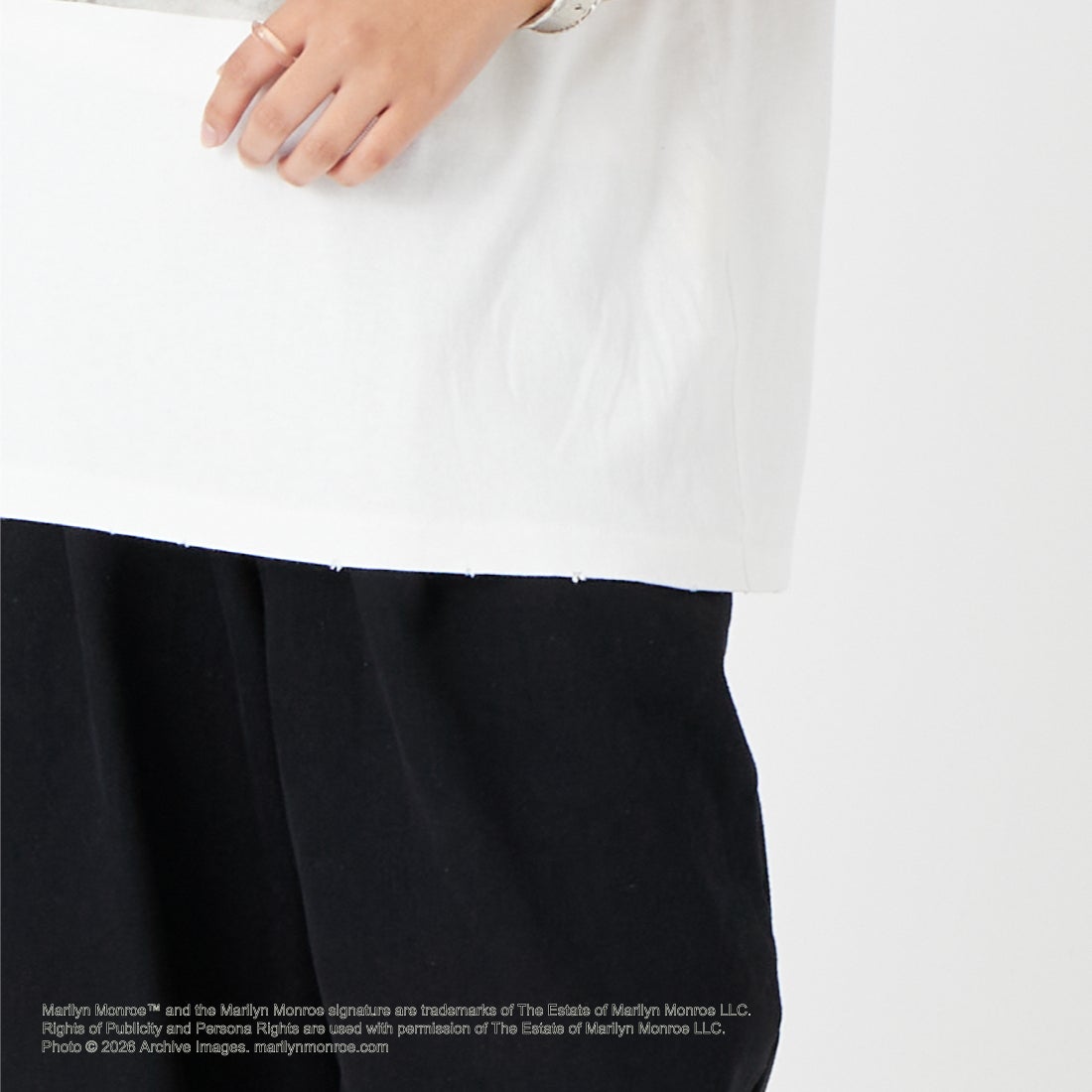 Jeans Factory Clothes [ジーンズファクトリークローズ] MARILYN MONROE / 100TH ANNIVERSARY Tシャツ [JFC-262-039] WHITE &&モデル身長：162cm 着用サイズ：S&&