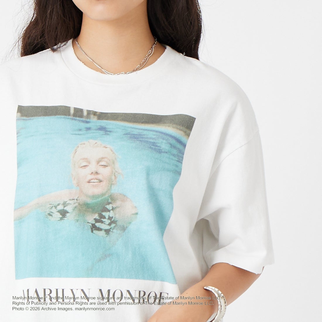 Jeans Factory Clothes [ジーンズファクトリークローズ] MARILYN MONROE / 100TH ANNIVERSARY Tシャツ [JFC-262-040] WHITE &&モデル身長：162cm 着用サイズ：S&&