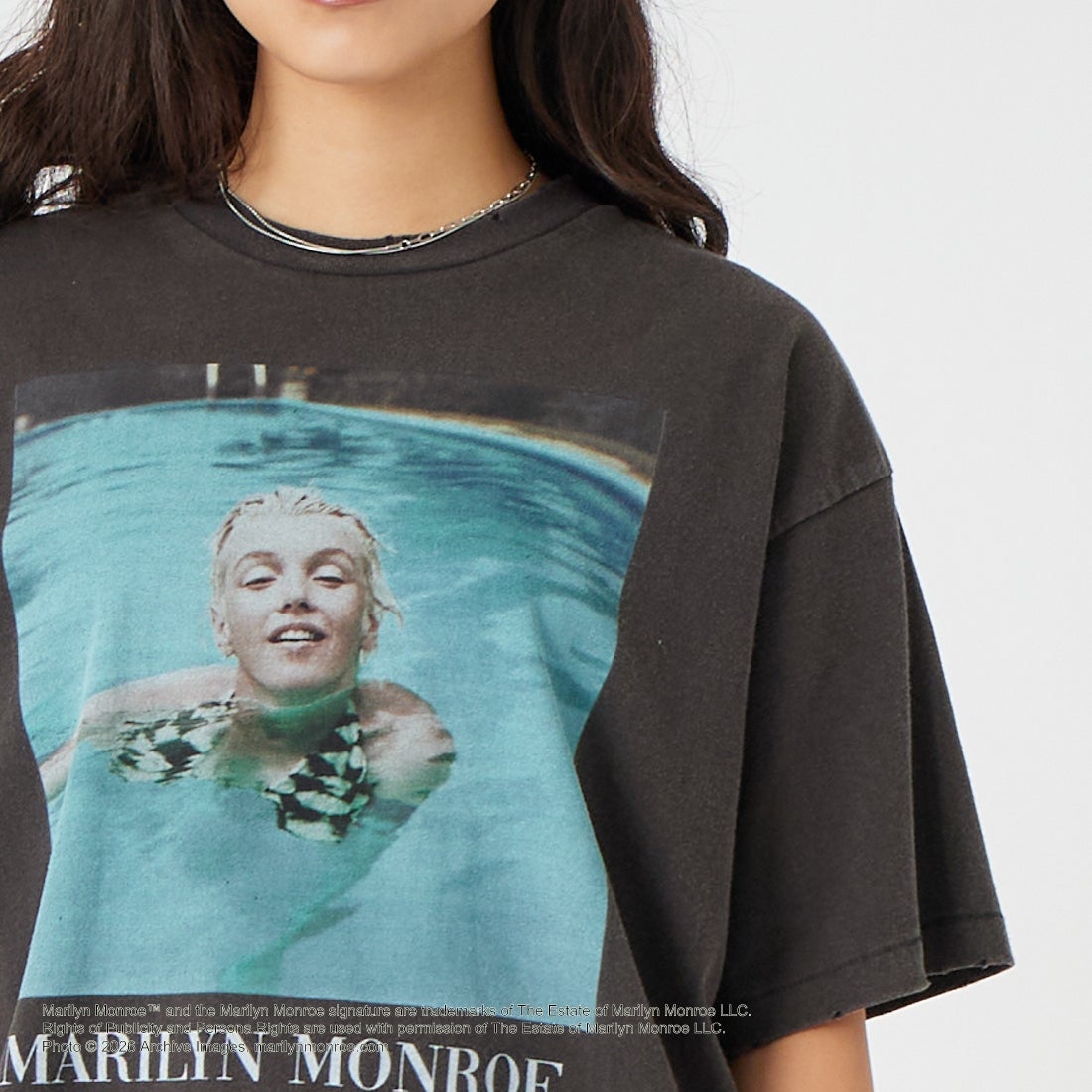 Jeans Factory Clothes [ジーンズファクトリークローズ] MARILYN MONROE / 100TH ANNIVERSARY Tシャツ [JFC-262-040] BLACK &&モデル身長：162cm 着用サイズ：S&&