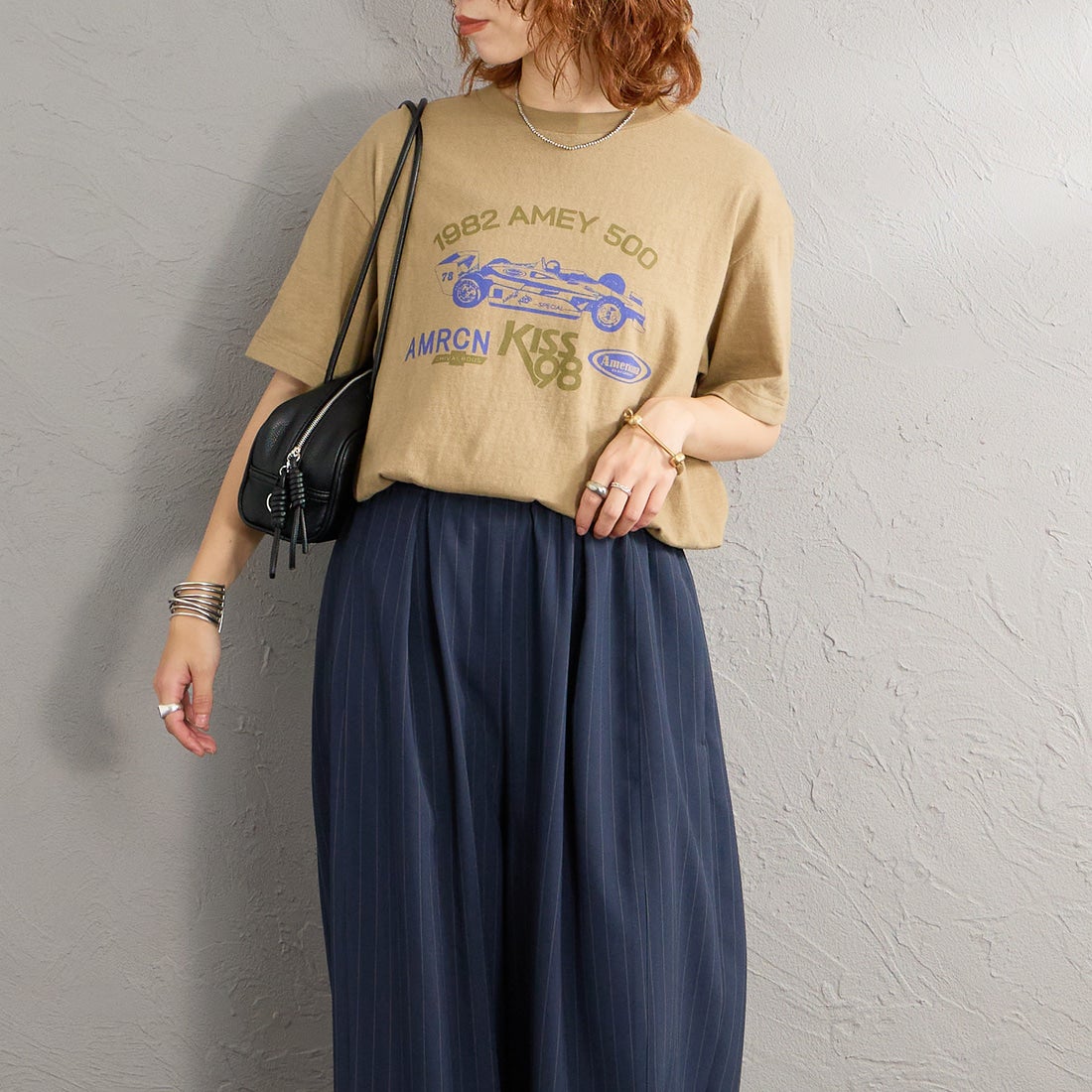 Americana [アメリカーナ] レーシングプリントTシャツ [BRF-848A-3] ｶｰｷ &&モデル身長：158cm 着用サイズ：ONE SIZE&&