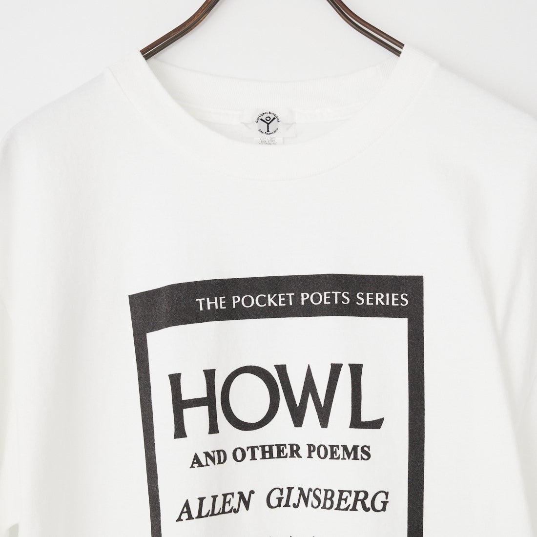 City Lights Bookstore [シティライツ ブックストア] ロゴプリントショートスリーブTシャツ [CLBS-TEE01] HOWL