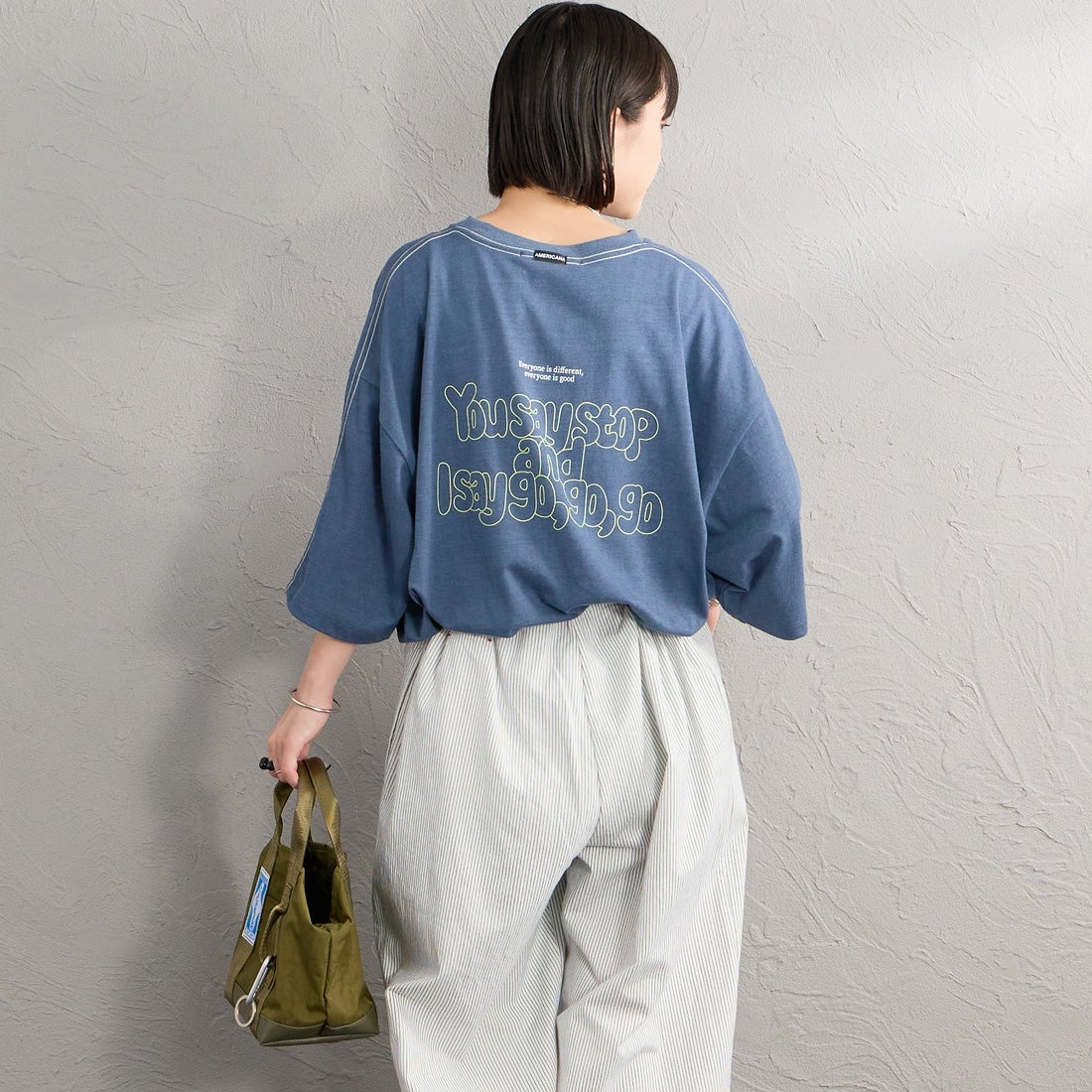Americana [アメリカーナ] クロップド丈 バックプリントTシャツ [BRF-M-837A-2] ﾌﾞﾙｰ &&モデル身長：150cm 着用サイズ：ONE SIZE&&