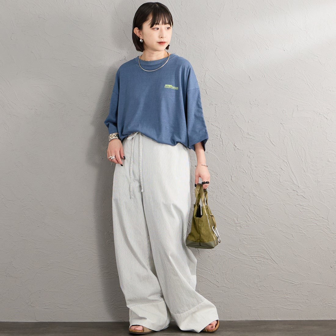Americana [アメリカーナ] クロップド丈 バックプリントTシャツ [BRF-M-837A-2] ﾌﾞﾙｰ &&モデル身長：150cm 着用サイズ：ONE SIZE&&