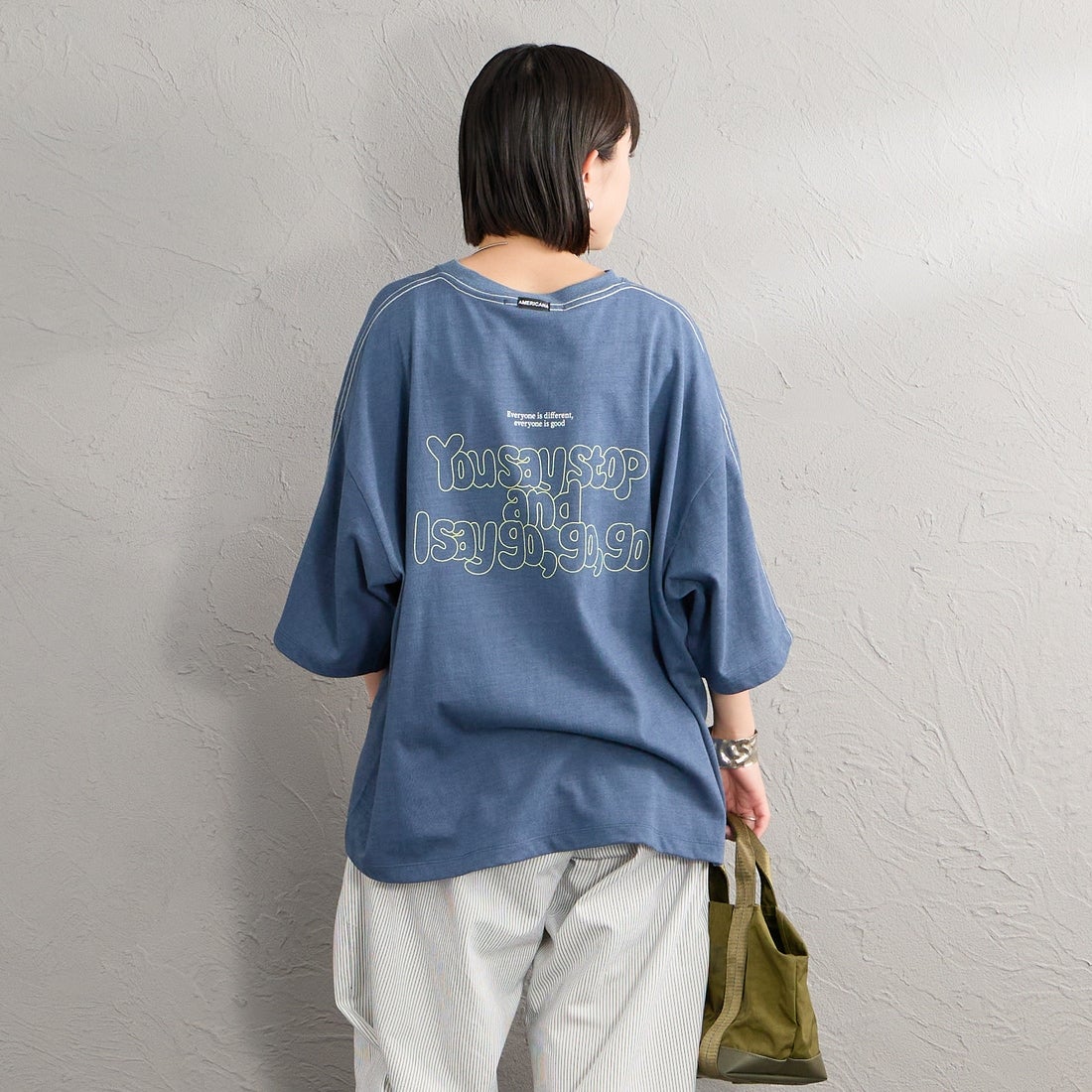 Americana [アメリカーナ] クロップド丈 バックプリントTシャツ [BRF-M-837A-2] ﾌﾞﾙｰ &&モデル身長：150cm 着用サイズ：ONE SIZE&&