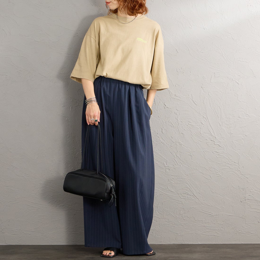 Americana [アメリカーナ] クロップド丈 バックプリントTシャツ [BRF-M-837A-2] ﾍﾞｰｼﾞｭ &&モデル身長：158cm 着用サイズ：ONE SIZE&&