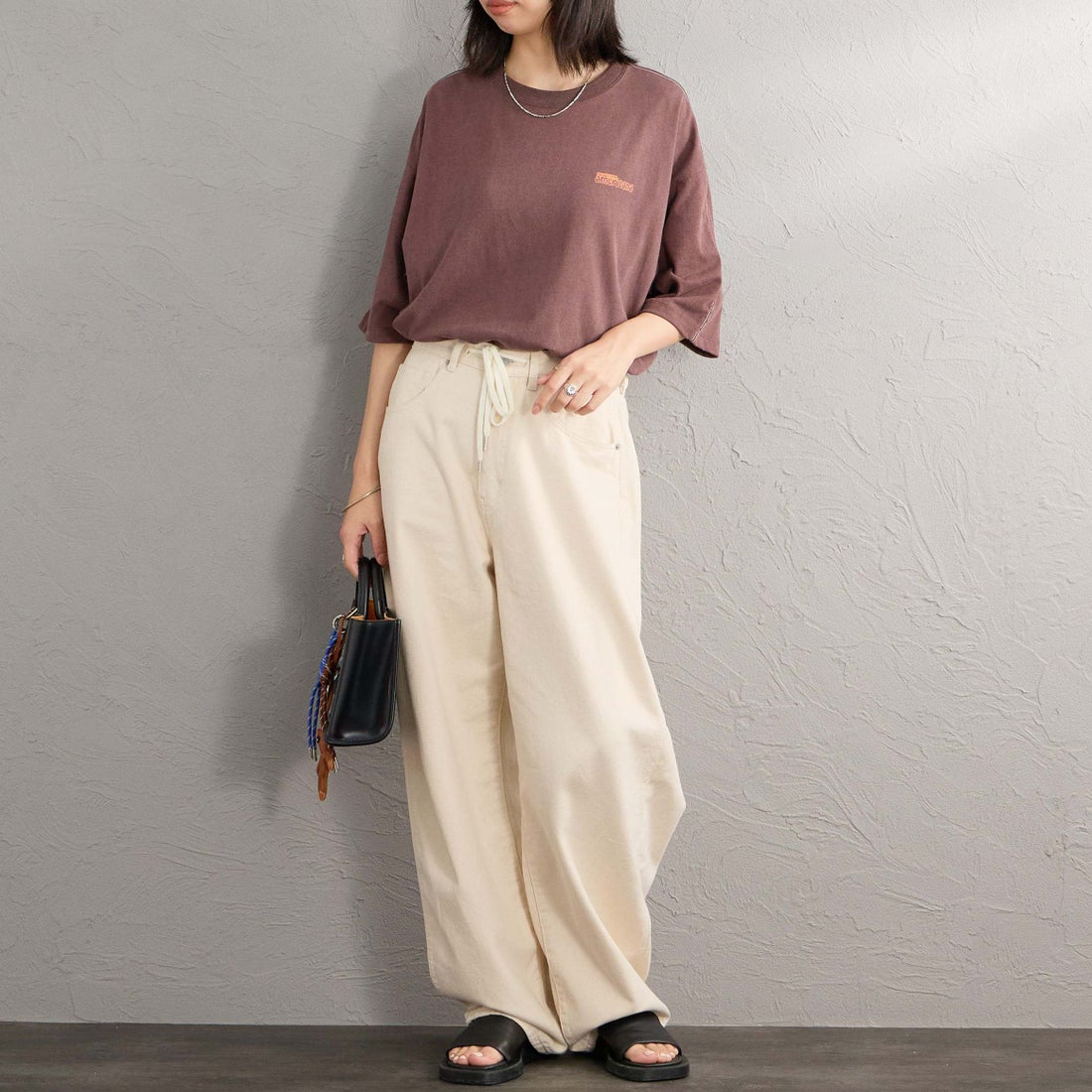 Americana [アメリカーナ] クロップド丈 バックプリントTシャツ [BRF-M-837A-2] ﾌﾞﾗｳﾝ &&モデル身長：162cm 着用サイズ：ONE SIZE&&