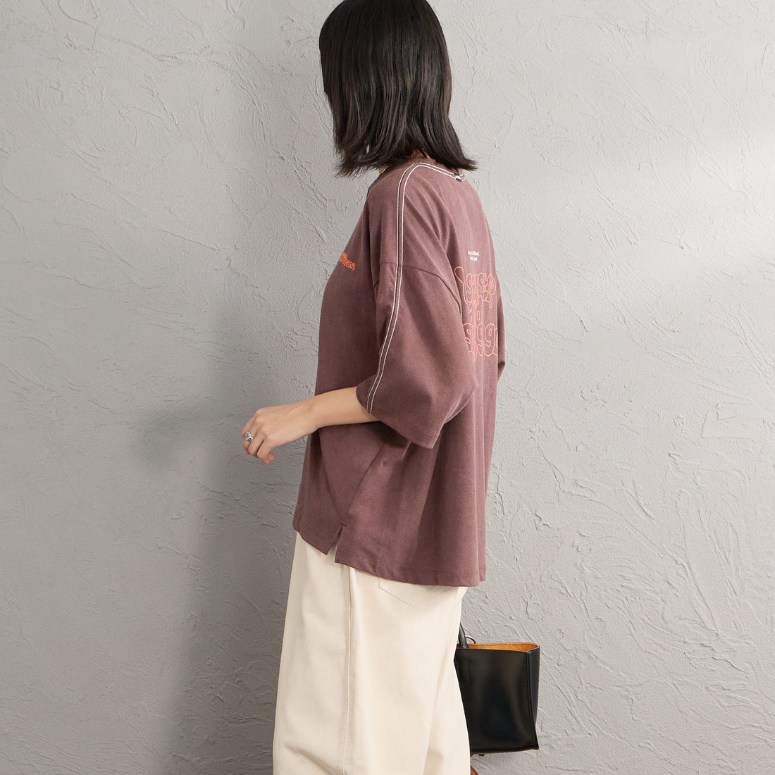 Americana [アメリカーナ] クロップド丈 バックプリントTシャツ [BRF-M-837A-2] ﾌﾞﾗｳﾝ &&モデル身長：162cm 着用サイズ：ONE SIZE&&
