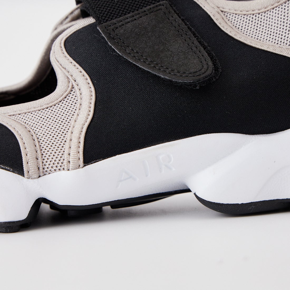 NIKE [ナイキ] エアリフト [IW1244] 010 BLACK