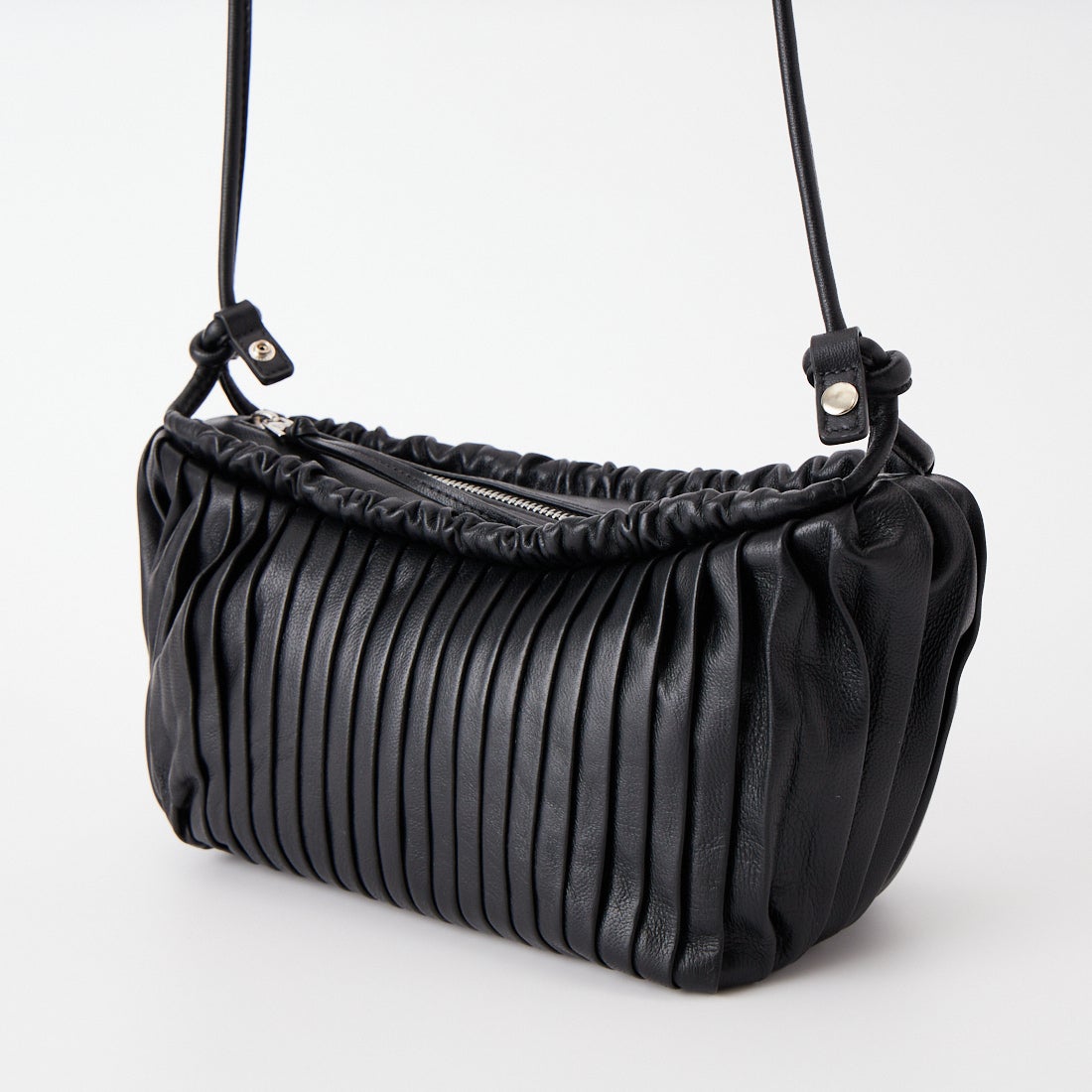 BOGKI [ボグキ] RIPPLE ミニスクエアバッグ [4963250009] 01 BLACK