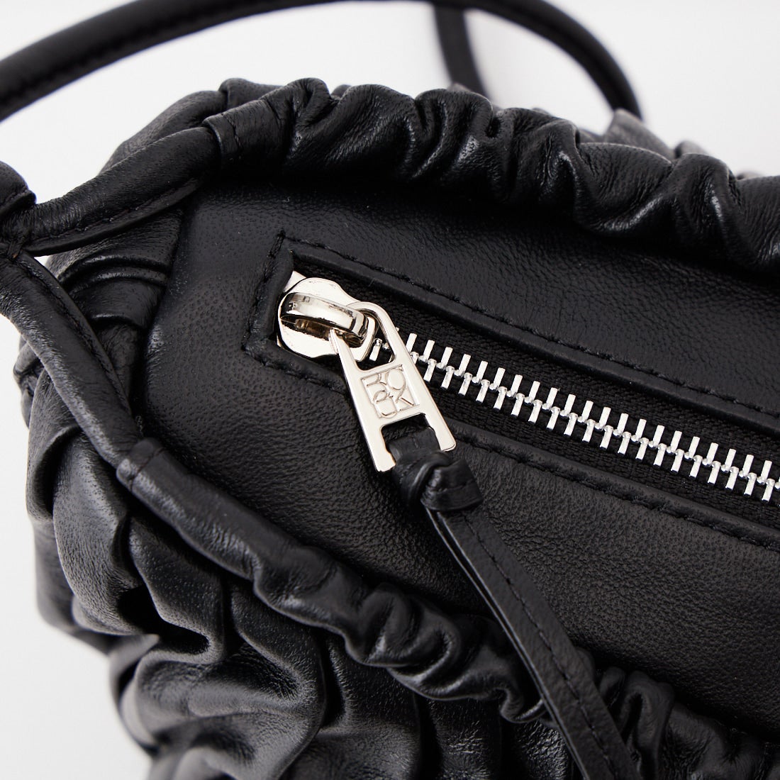 BOGKI [ボグキ] RIPPLE ミニスクエアバッグ [4963250009] 01 BLACK