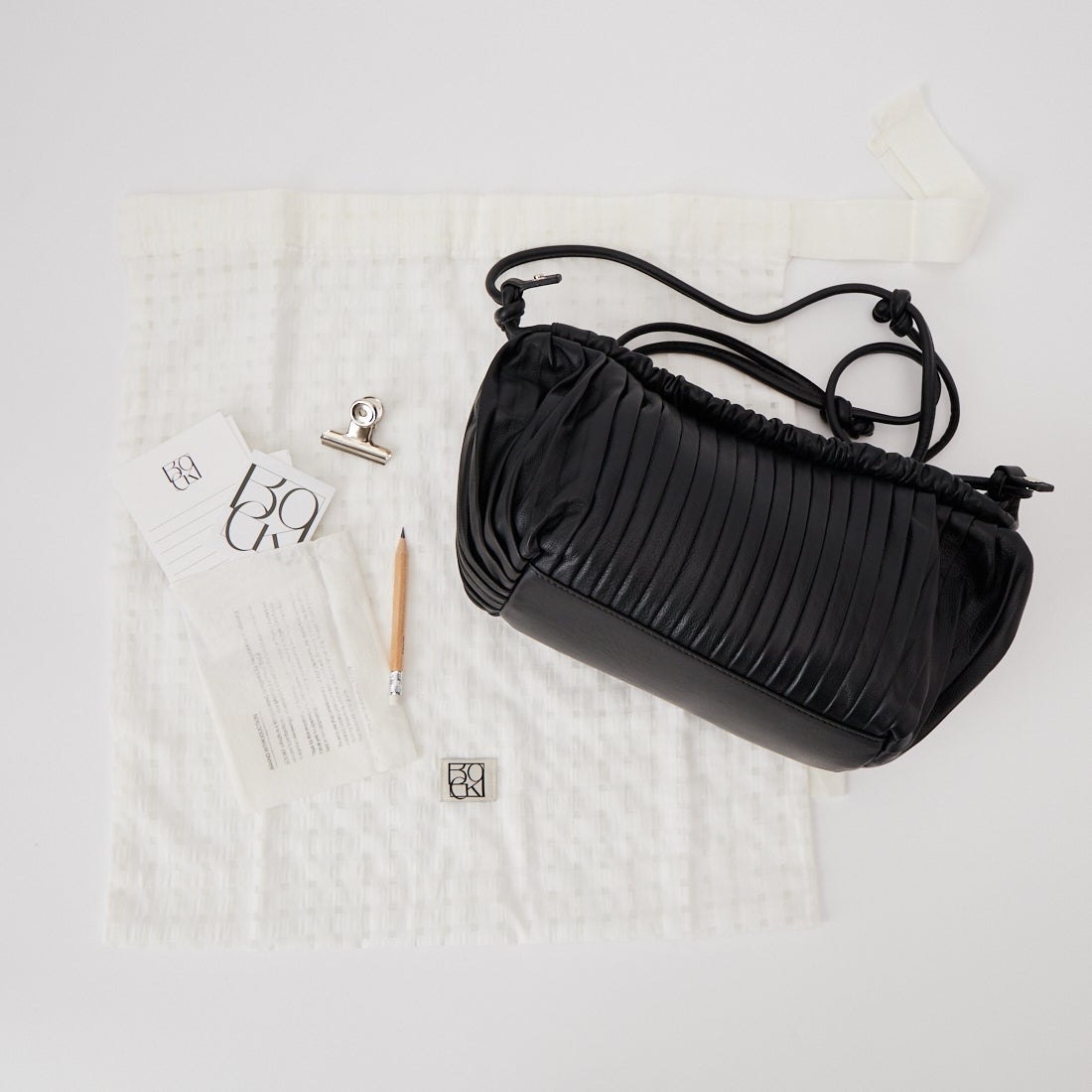BOGKI [ボグキ] RIPPLE ミニスクエアバッグ [4963250009] 01 BLACK