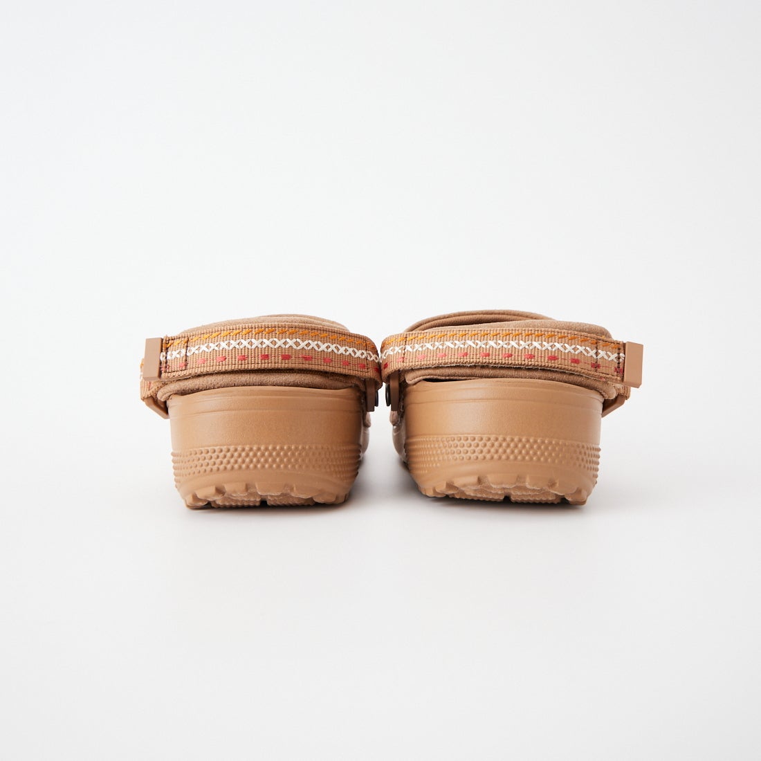 Crocs [クロックス] クラシック クラフテッド ビーガンスエードステッチ [214048] 2EY SEPIA