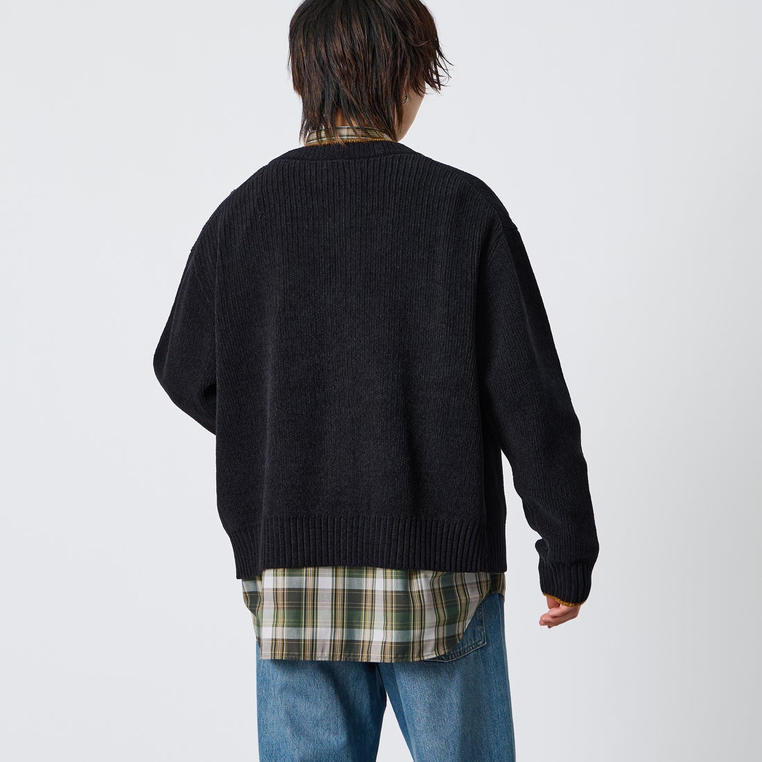 FRED PERRY [フレッドペリー] 別注 ワンポイントロゴ刺繍 Vネックモールニットカーディガン [FPM-26A-006JF] BLACK/DARK &&モデル身長：177cm 着用サイズ：L&&