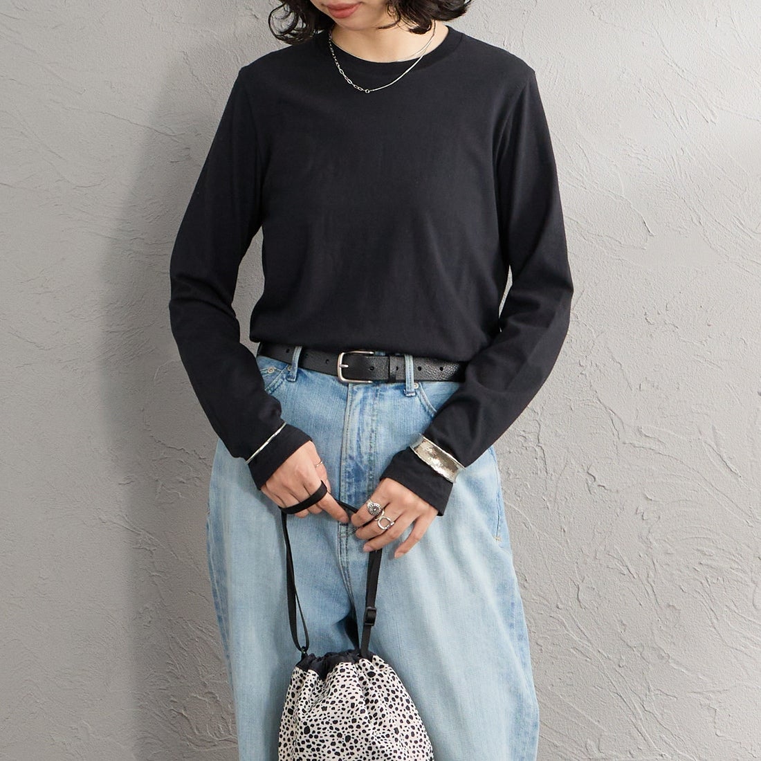 Hanes [ヘインズ] 2P FOR HER ジャパンフィットロングスリーブパックTシャツ [HW4-E104] 998 ASSORT &&モデル身長：162cm 着用サイズ：M&&