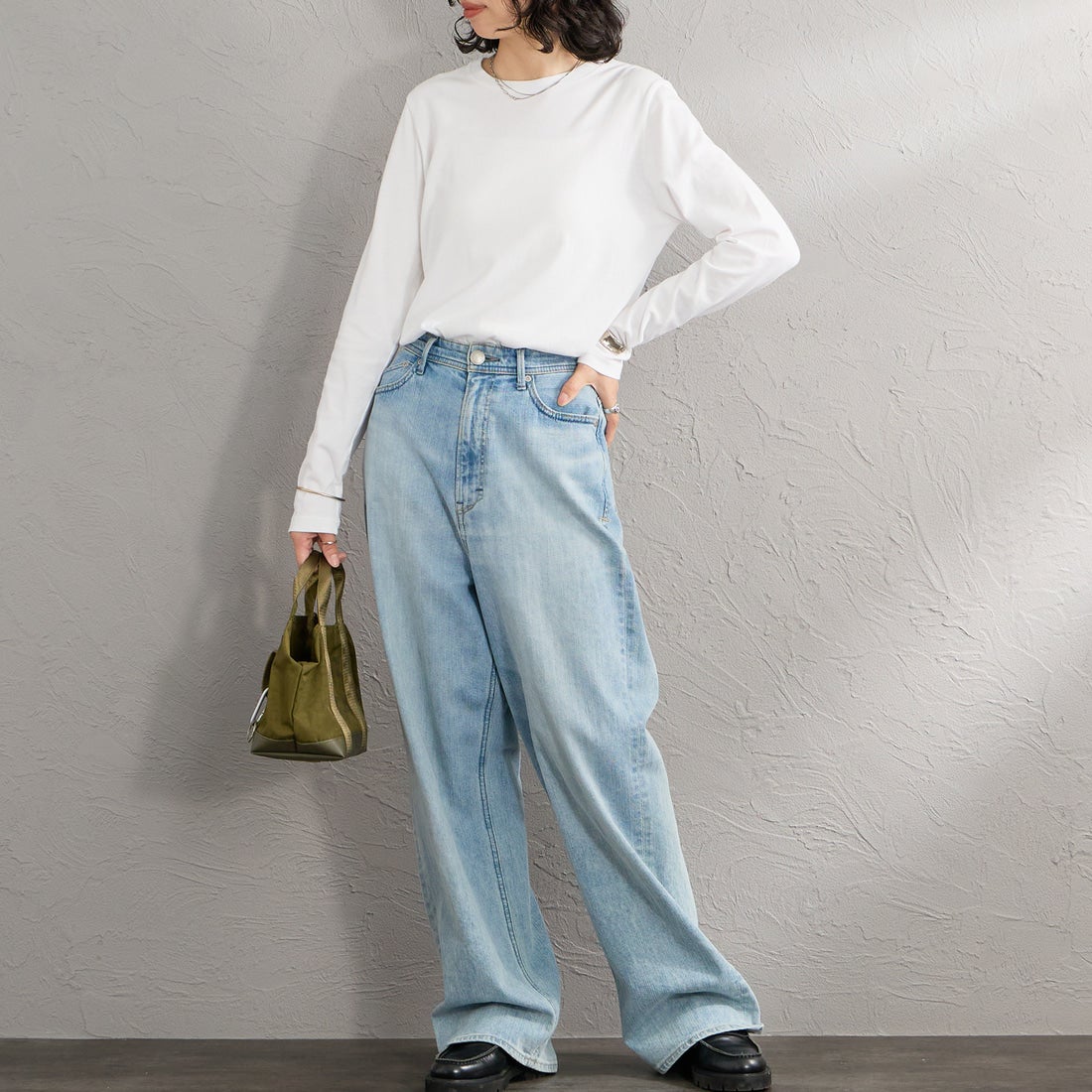 Hanes [ヘインズ] 2P FOR HER ジャパンフィットロングスリーブパックTシャツ [HW4-E104] 998 ASSORT &&モデル身長：162cm 着用サイズ：M&&