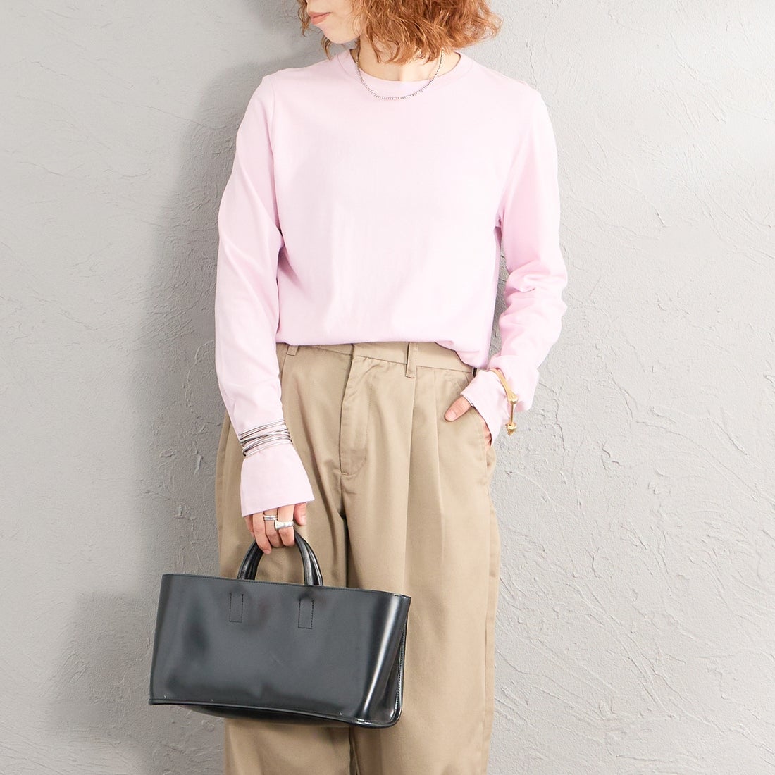 Hanes [ヘインズ] 2P FOR HER ジャパンフィットロングスリーブパックTシャツ [HW4-E104] 867 BR/PNK &&モデル身長：158cm 着用サイズ：M&&