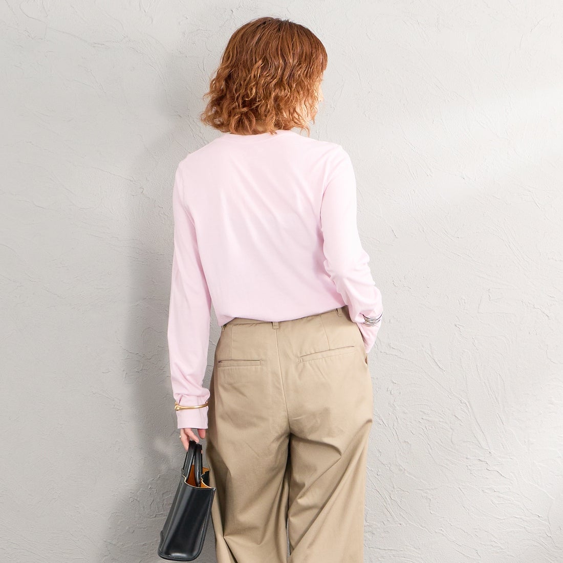 Hanes [ヘインズ] 2P FOR HER ジャパンフィットロングスリーブパックTシャツ [HW4-E104] 867 BR/PNK &&モデル身長：158cm 着用サイズ：M&&