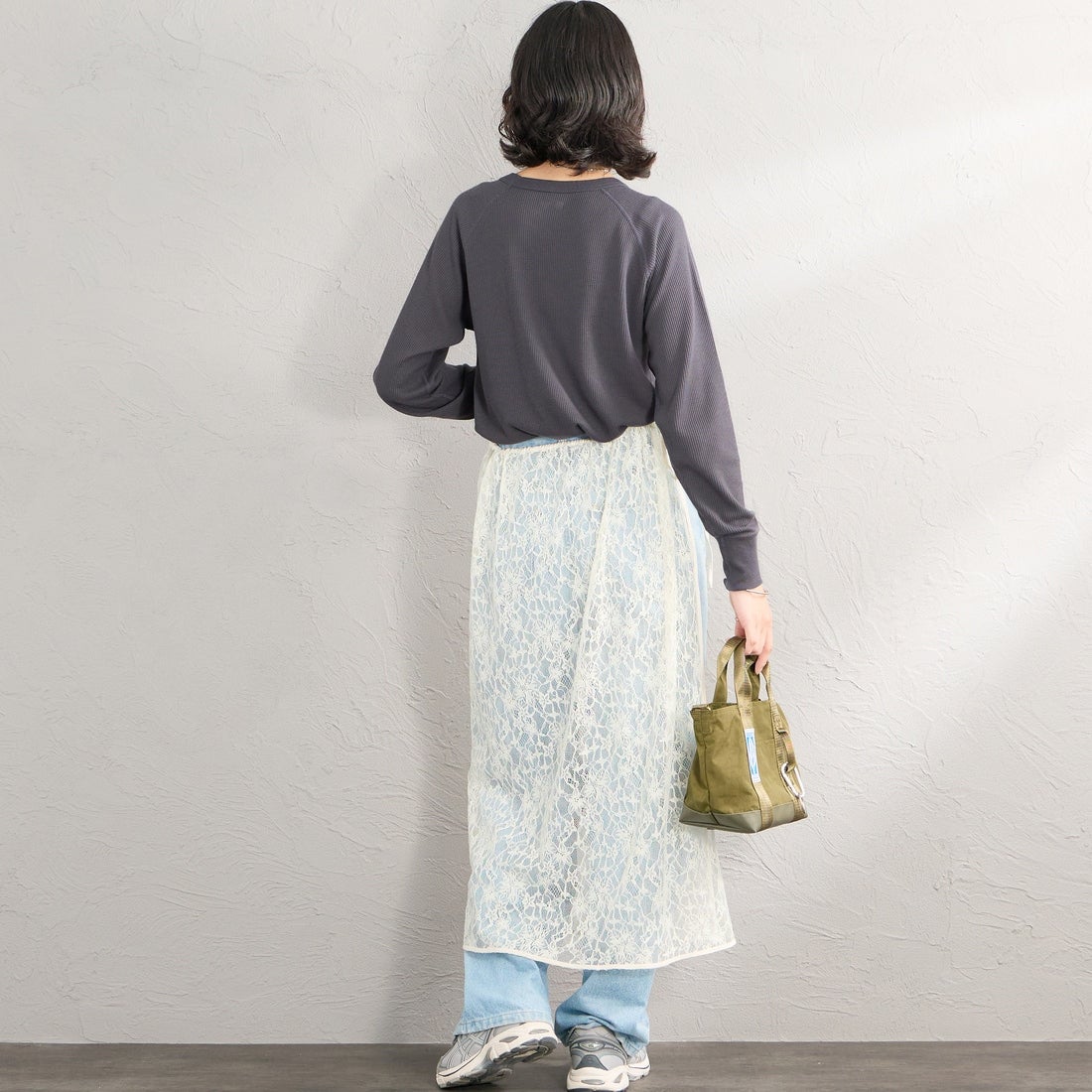 Hanes [ヘインズ] サーマル クルーネックロングスリーブカットソー [HW4-E101] 050 M.GRAY &&モデル身長：162cm 着用サイズ：M&&