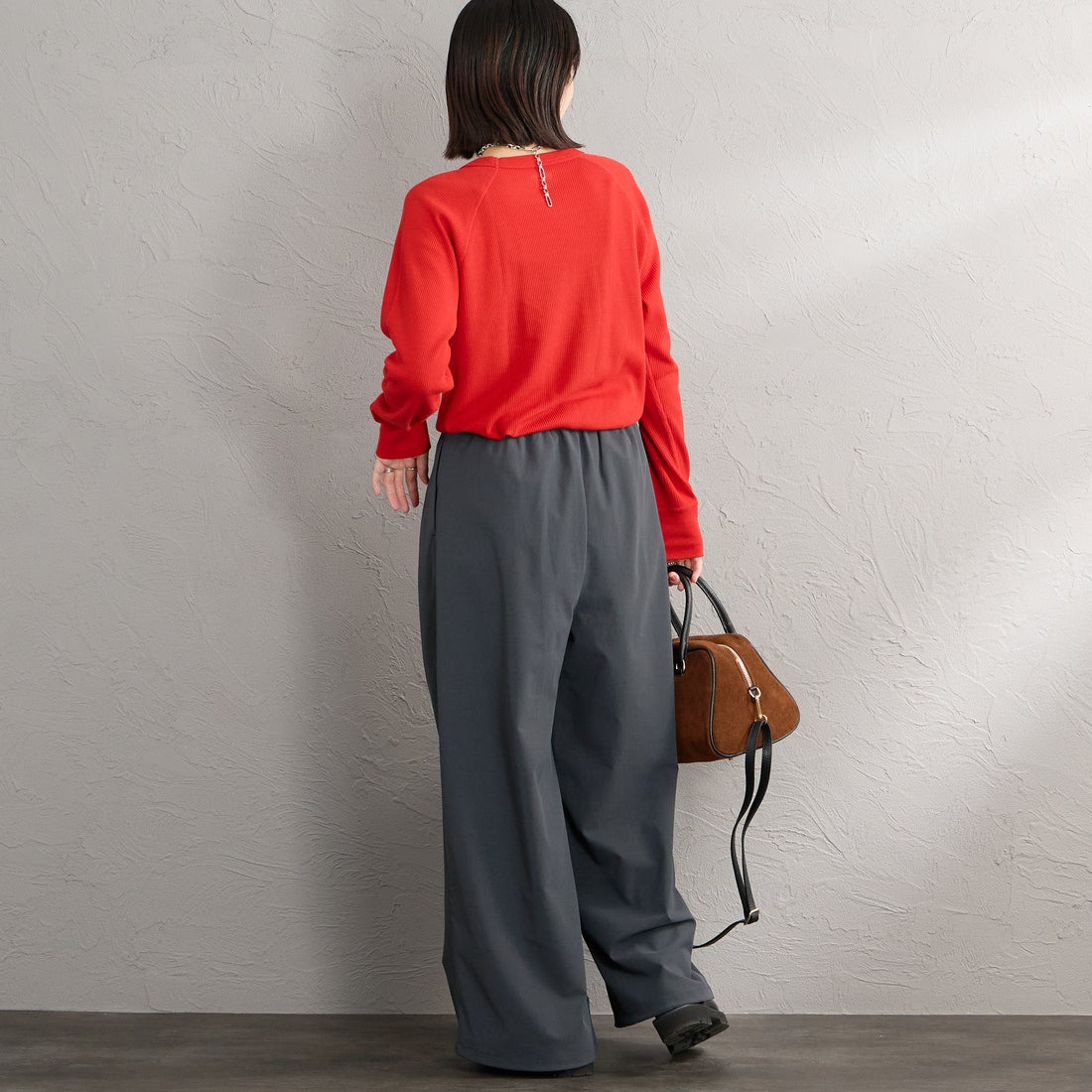 Hanes [ヘインズ] サーマル クルーネックロングスリーブカットソー [HW4-E101] 940 RED &&モデル身長：160cm 着用サイズ：M&&