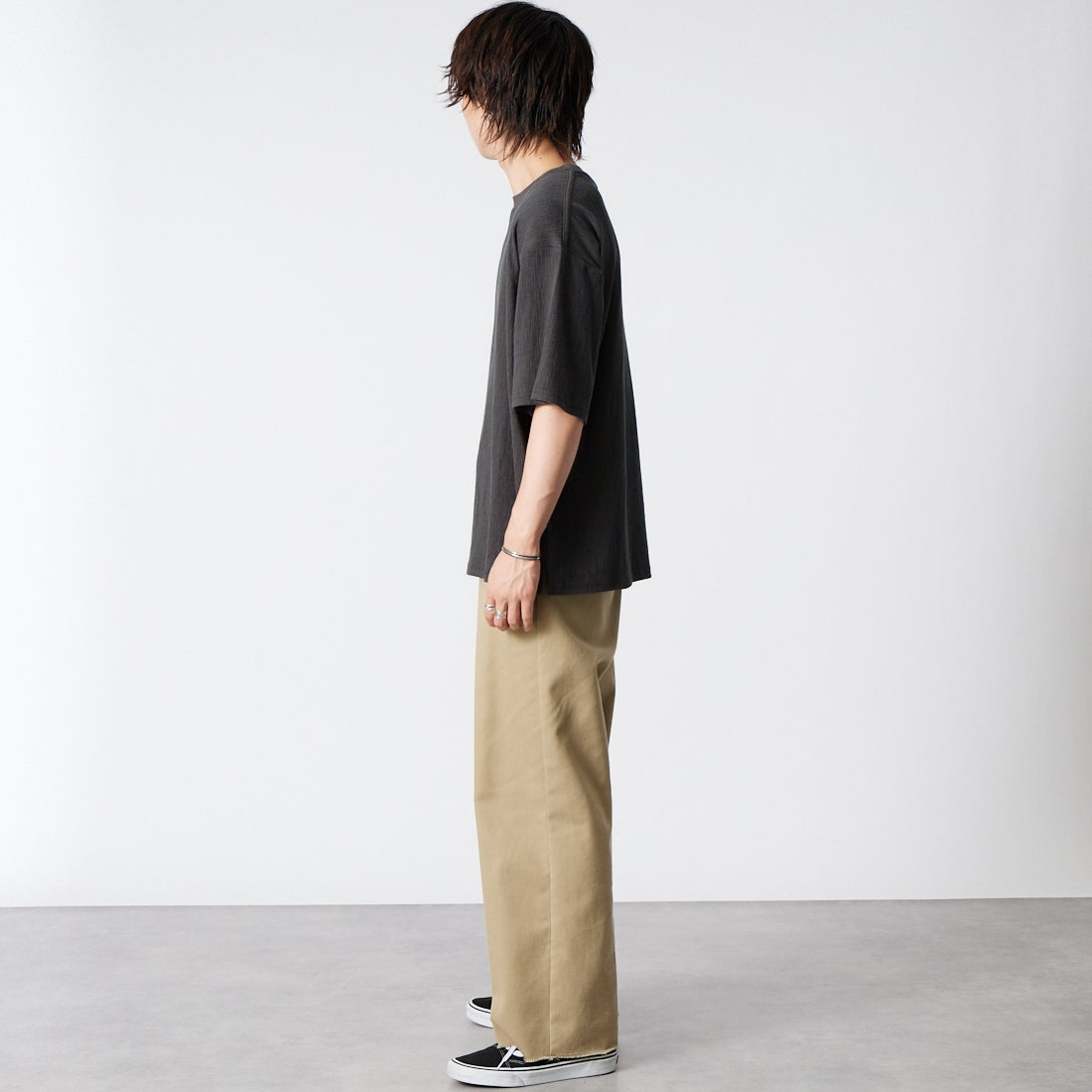Jeans Factory Clothes [ジーンズファクトリークローズ] 楊柳バインダークルーネックTシャツ [AK262135] I.BLK &&モデル身長：177cm 着用サイズ：L&&