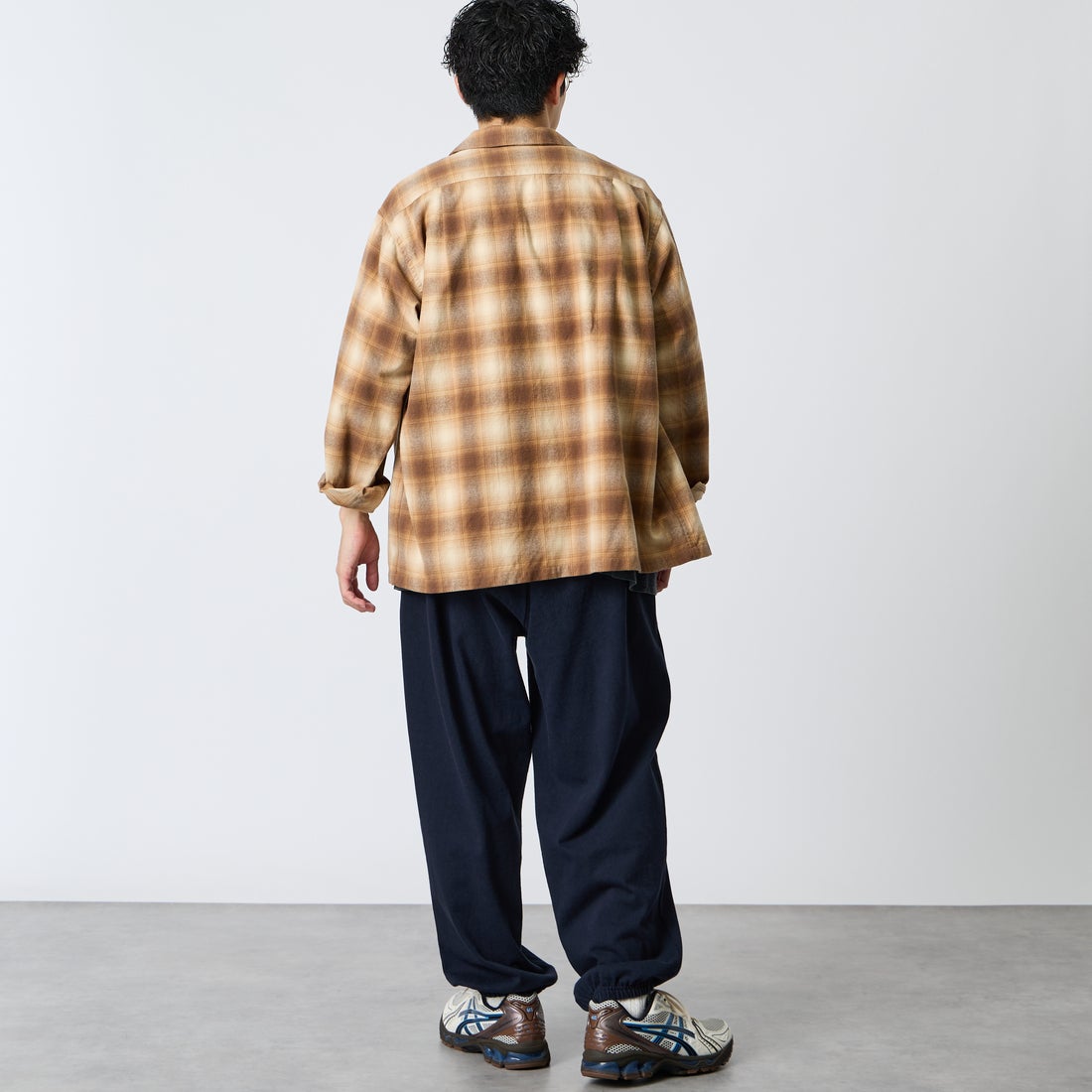PENDLETON [ペンドルトン] 別注 シングルポケット オンブレチェックシャツ [6475-5215-JF] BEIGE/ECRU &&モデル身長：168cm 着用サイズ：M&&