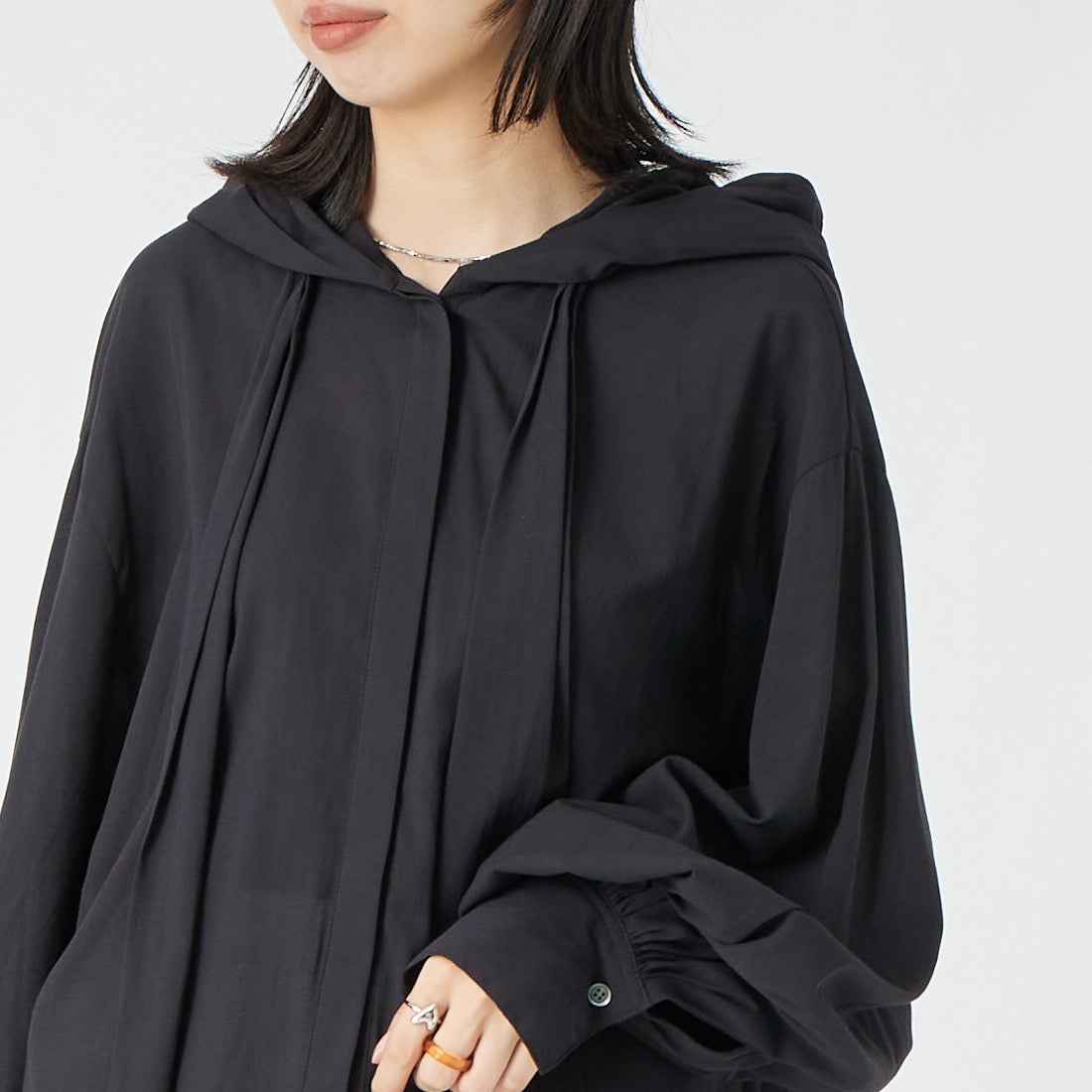 CLOCHE [クロシェ] シアーシャツパーカー [65285559] ﾌﾞﾗｯｸ &&モデル身長：162cm 着用サイズ：2&&