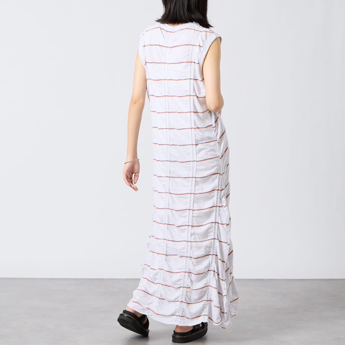 MEYAME [メヤメ] タックジャガードボーダーノースリーブドレス [MEY-2403] H.GREY &&モデル身長：162cm 着用サイズ：F&&