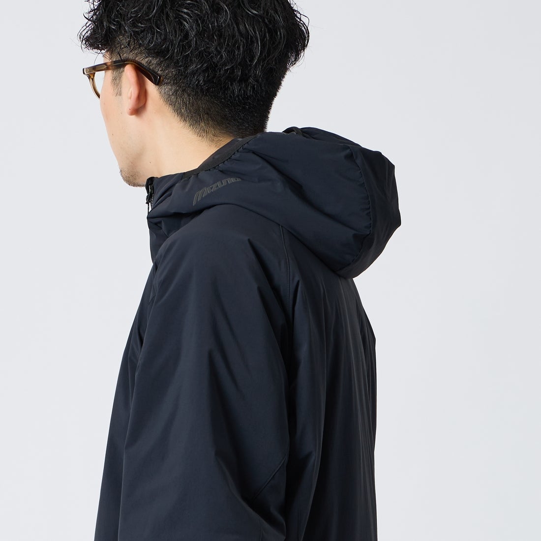 MIZUNO [ミズノ] 別注 インサレーションフードジャケット [D2JEDW11-JF] BLACK &&モデル身長：168cm 着用サイズ：L&&