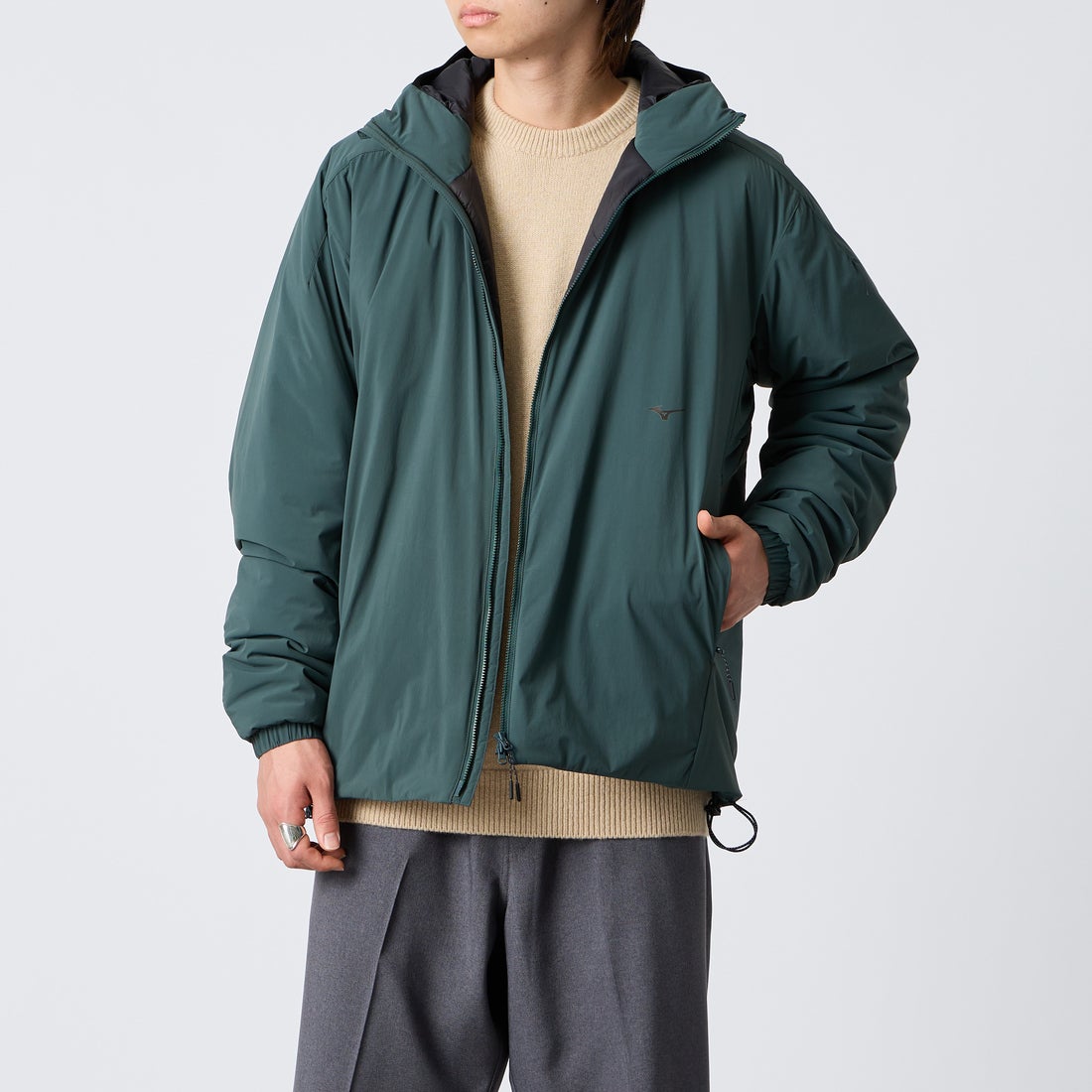MIZUNO [ミズノ] 別注 インサレーションフードジャケット [D2JEDW11-JF] GREEN &&モデル身長：177cm 着用サイズ：L&&