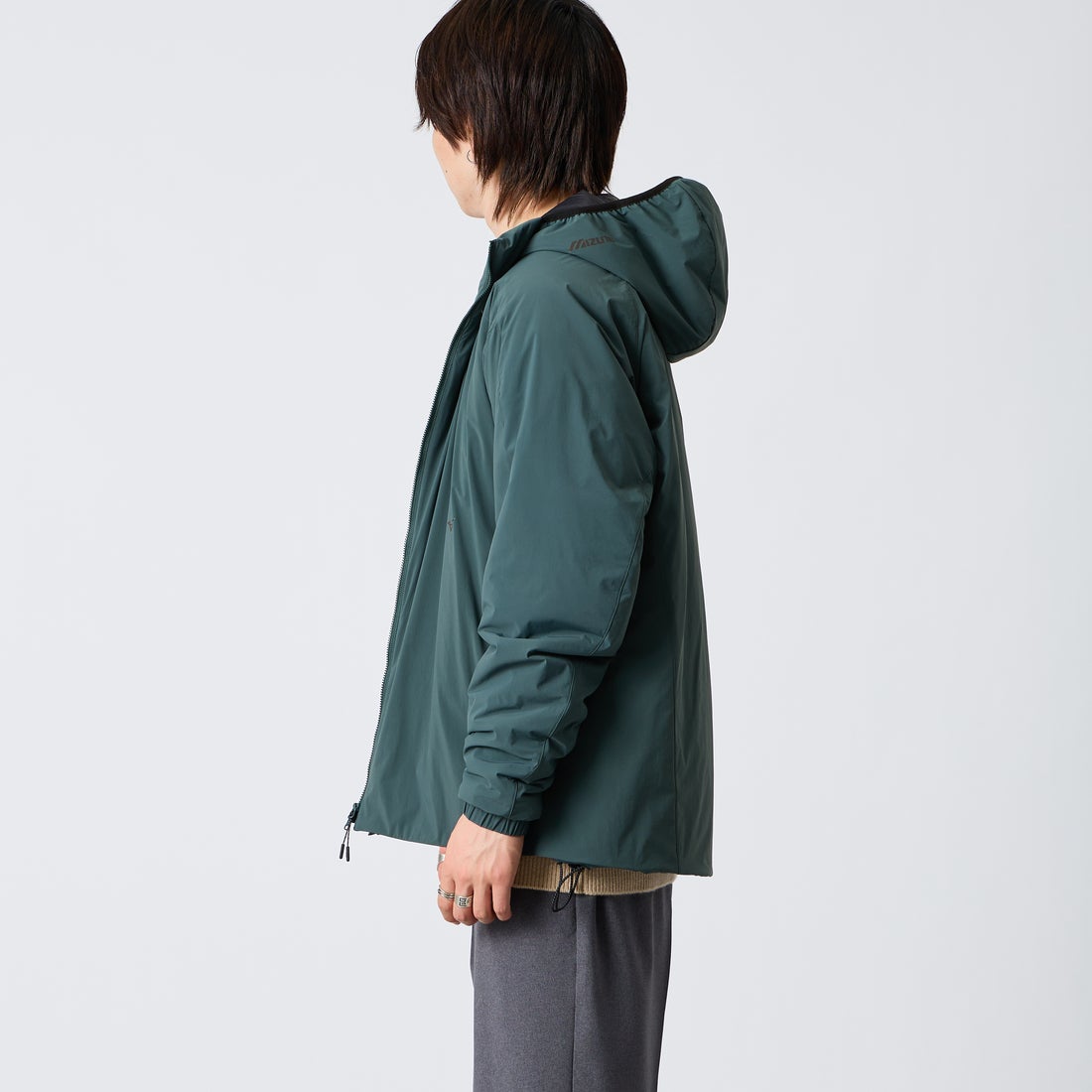 MIZUNO [ミズノ] 別注 インサレーションフードジャケット [D2JEDW11-JF] GREEN &&モデル身長：177cm 着用サイズ：L&&