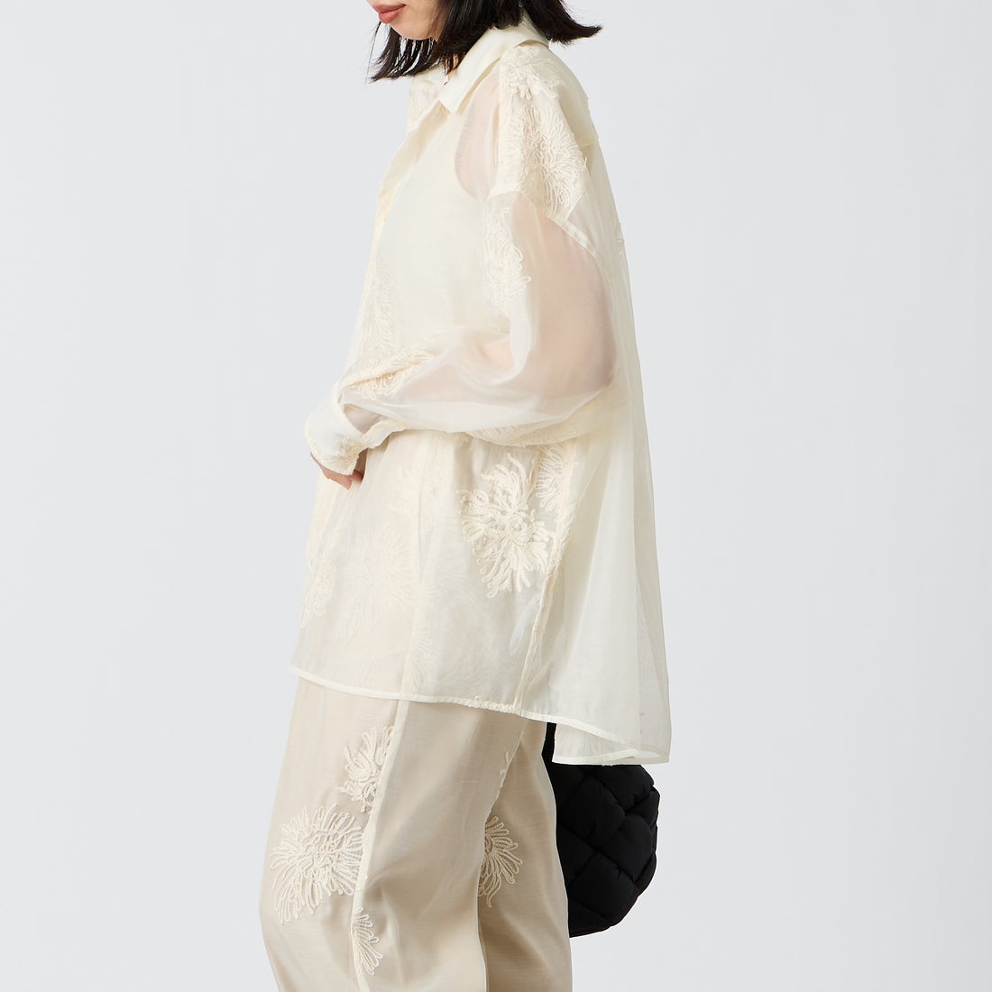USINE [ユジーヌ] 刺繍オーガンジーオーバーサイズシャツ [21268062] 031 ﾎﾜｲﾄ &&モデル身長：162cm 着用サイズ：F&&