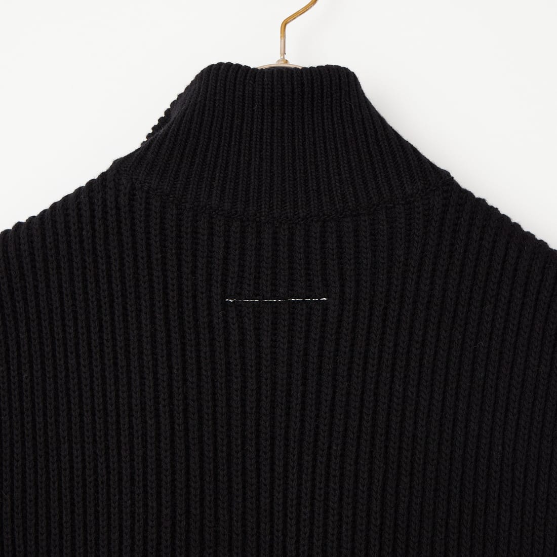MM6 Maison Margiela [エムエムシックス メゾン マルジェラ] ニットベスト [S52FB0106-M13286] 900 BLACK