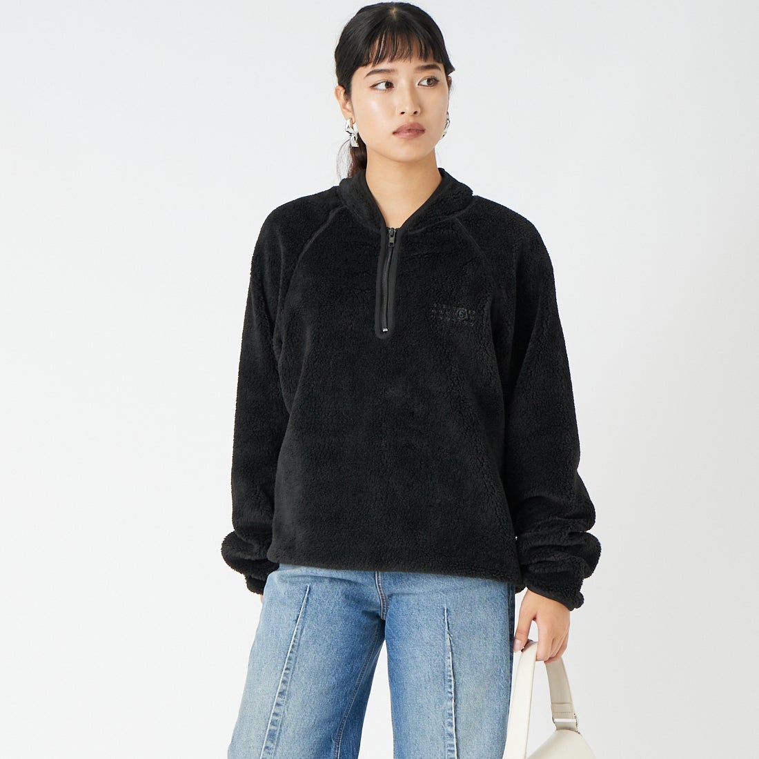 MM6 Maison Margiela [エムエムシックス メゾン マルジェラ] リバーシブルテディ フリーススウェットシャツ [SH0GU0043-M36010] 900 BLACK &&モデル身長：162cm 着用サイズ：S&&