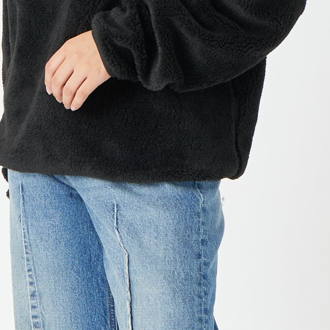 MM6 Maison Margiela [エムエムシックス メゾン マルジェラ] リバーシブルテディ フリーススウェットシャツ [SH0GU0043-M36010] 900 BLACK &&モデル身長：162cm 着用サイズ：S&&