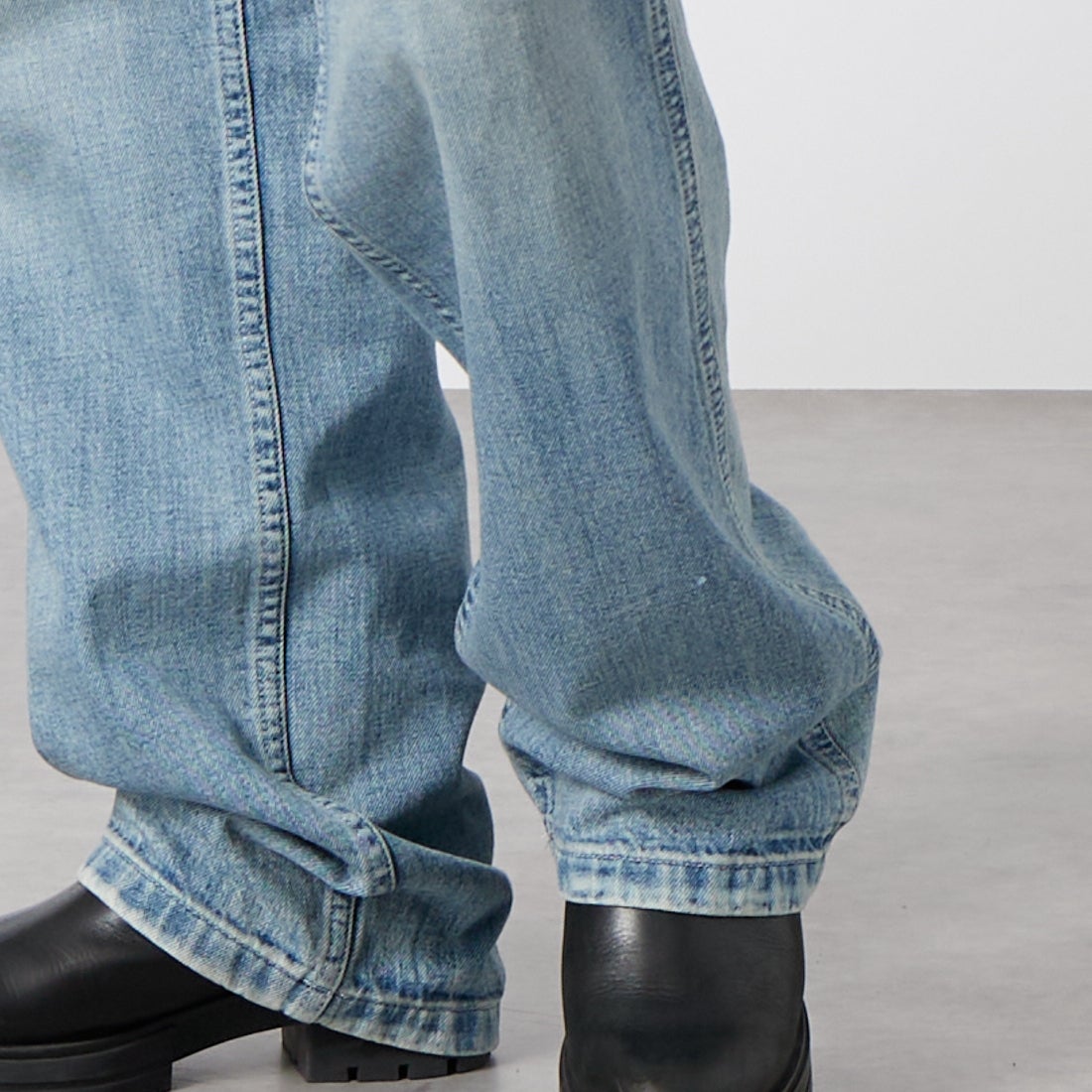 MM6 Maison Margiela [エムエムシックス メゾン マルジェラ] ワイドレッグジーンズ [S52KA0578-M30055] 969 BLUE &&モデル身長：162cm 着用サイズ：36&&
