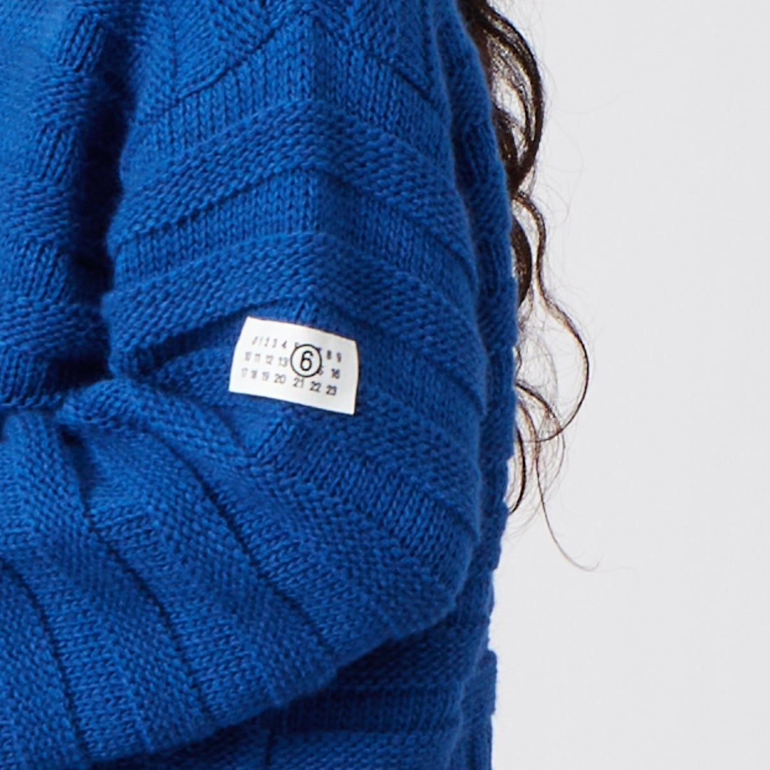 MM6 Maison Margiela [エムエムシックス メゾン マルジェラ] ウールセーター [S52HL0031-M13040] 483 BLUE &&モデル身長：162cm 着用サイズ：M&&