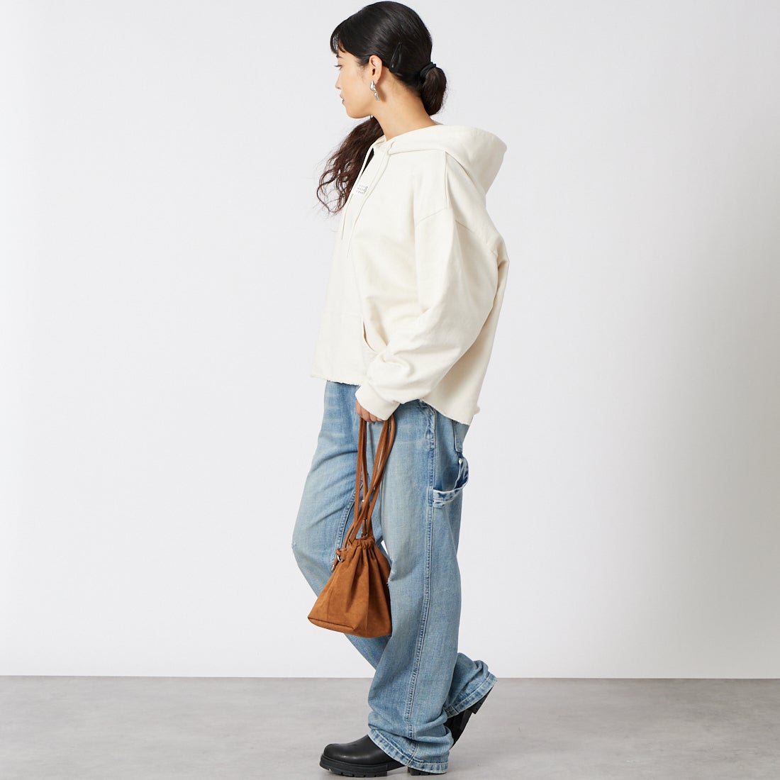 MM6 Maison Margiela [エムエムシックス メゾン マルジェラ] コットンスウェットフーディ [S52GU0235-M25025] 103 ECRU &&モデル身長：162cm 着用サイズ：M&&
