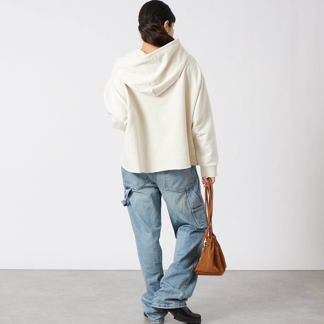 MM6 Maison Margiela [エムエムシックス メゾン マルジェラ] コットンスウェットフーディ [S52GU0235-M25025] 103 ECRU &&モデル身長：162cm 着用サイズ：M&&