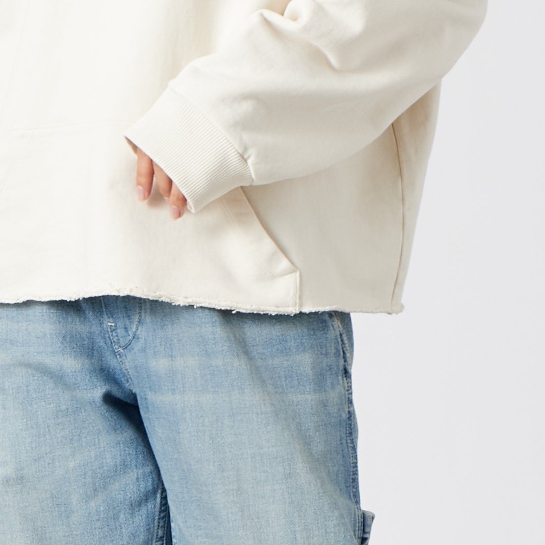 MM6 Maison Margiela [エムエムシックス メゾン マルジェラ] コットンスウェットフーディ [S52GU0235-M25025] 103 ECRU &&モデル身長：162cm 着用サイズ：M&&