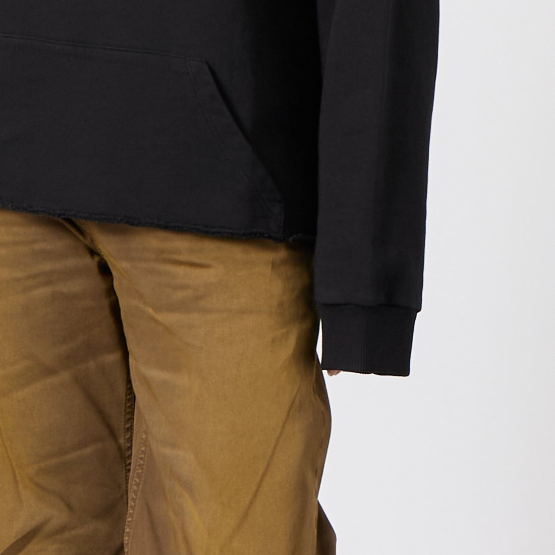 MM6 Maison Margiela [エムエムシックス メゾン マルジェラ] コットンスウェットフーディ [S52GU0235-M25025] 900 BLACK &&モデル身長：162cm 着用サイズ：M&&