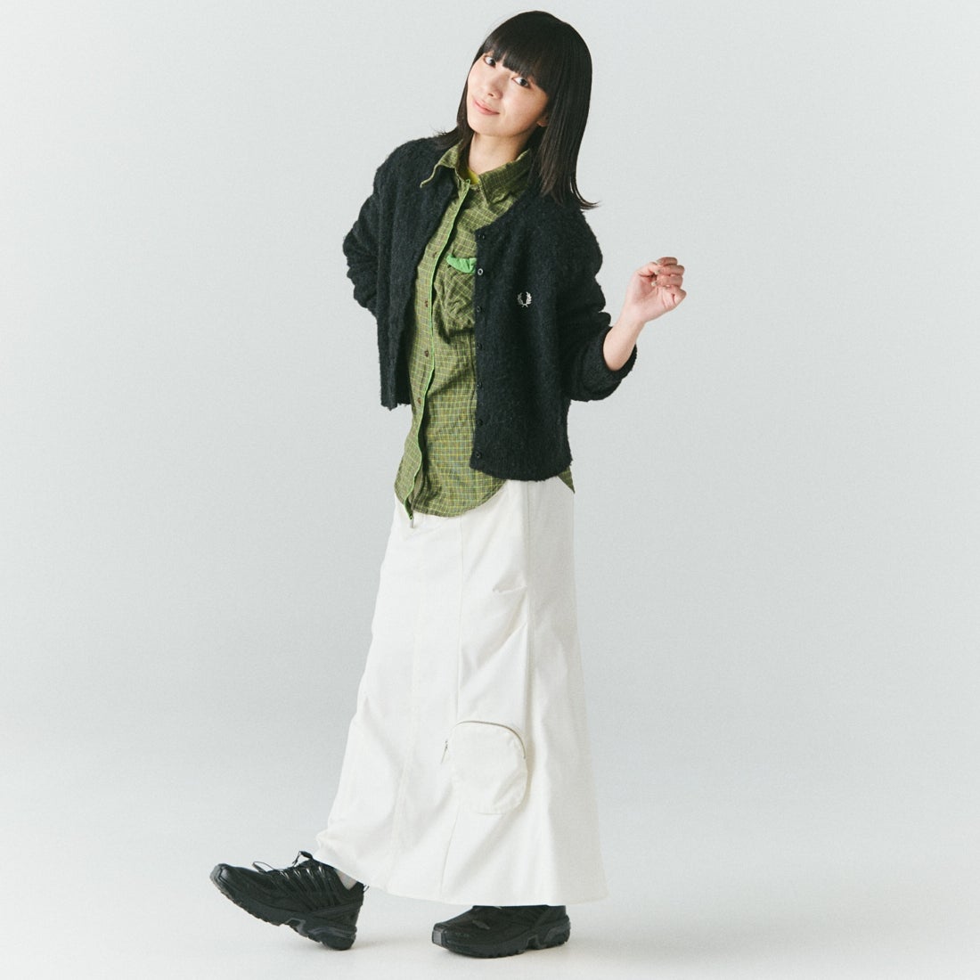 FRED PERRY [フレッドペリー] 別注 ワンポイントロゴ刺繍 クロップド丈シャギーニットカーディガン [FPW-26A-008-JF] CHARCOAL