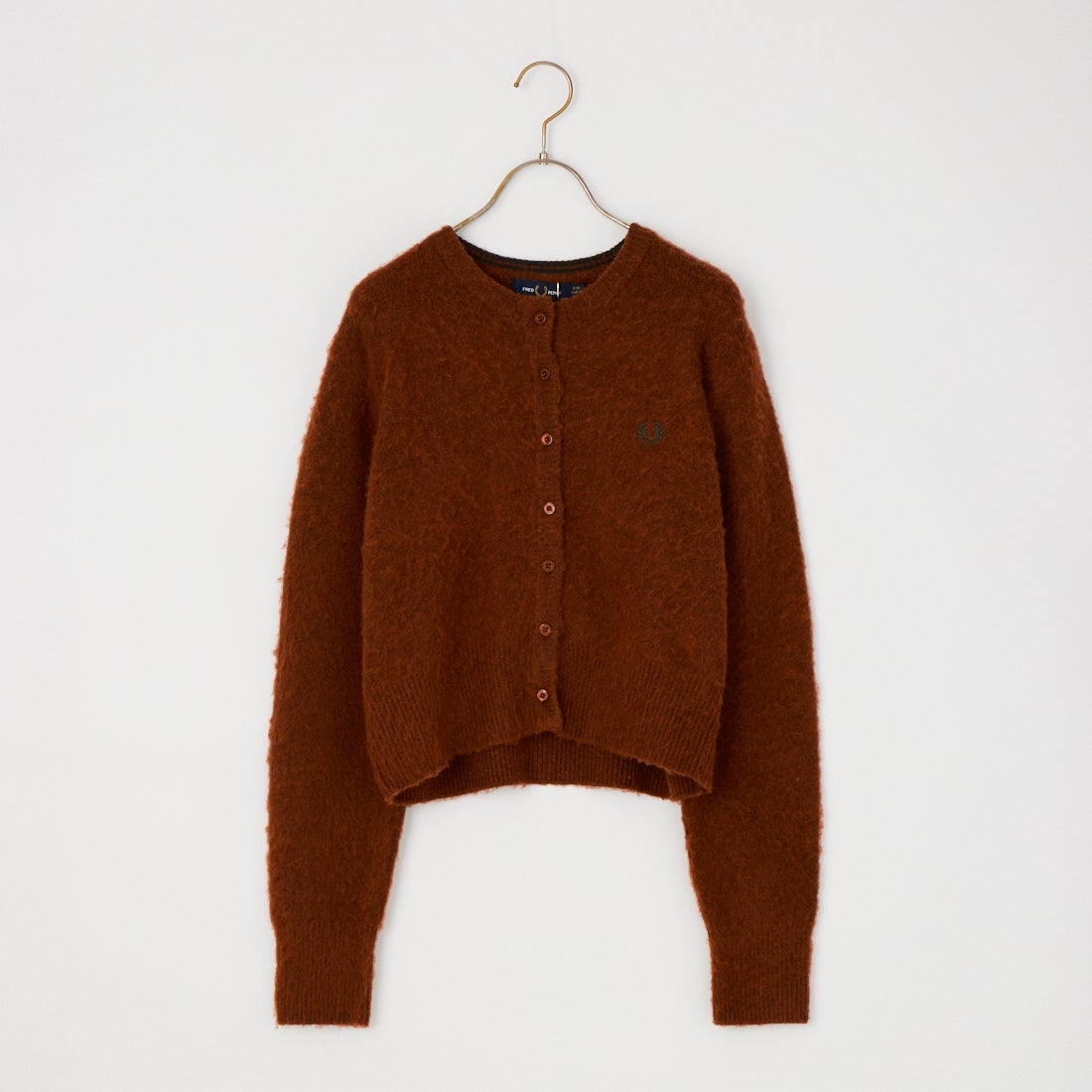 FRED PERRY [フレッドペリー] 別注 ワンポイントロゴ刺繍 クロップド丈シャギーニットカーディガン [FPW-26A-008-JF] BRANDY