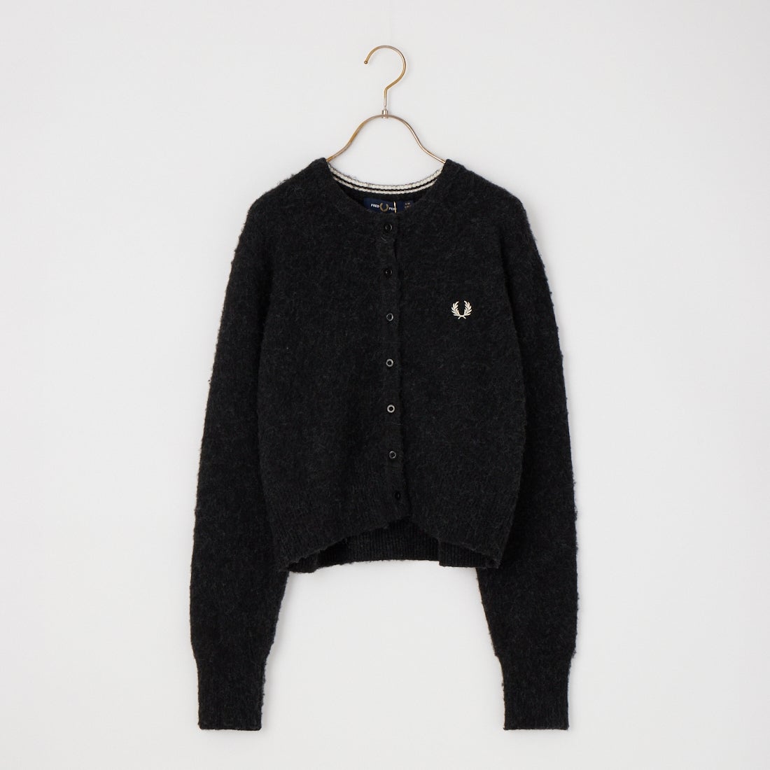 FRED PERRY [フレッドペリー] 別注 ワンポイントロゴ刺繍 クロップド丈シャギーニットカーディガン [FPW-26A-008-JF] CHARCOAL