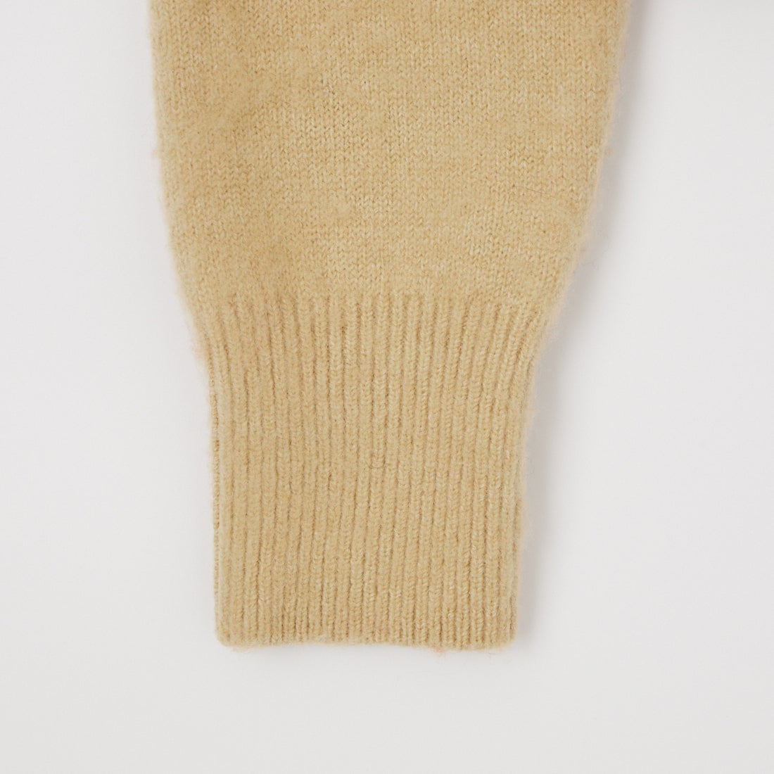 FRED PERRY [フレッドペリー] 別注 ワンポイントロゴ刺繍 クロップド丈シャギーニットカーディガン [FPW-26A-008-JF] OATMEAL